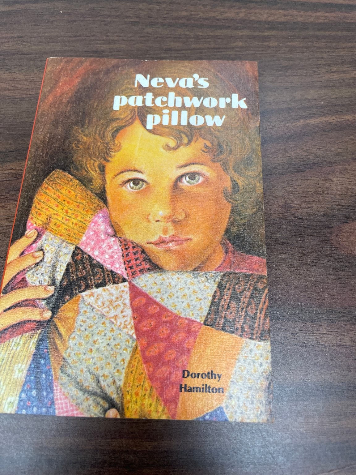 Neva&rsquo;s Patchwork Pillow Dorothy Hamilton 1975 Illustrated Herald Press Juvenile