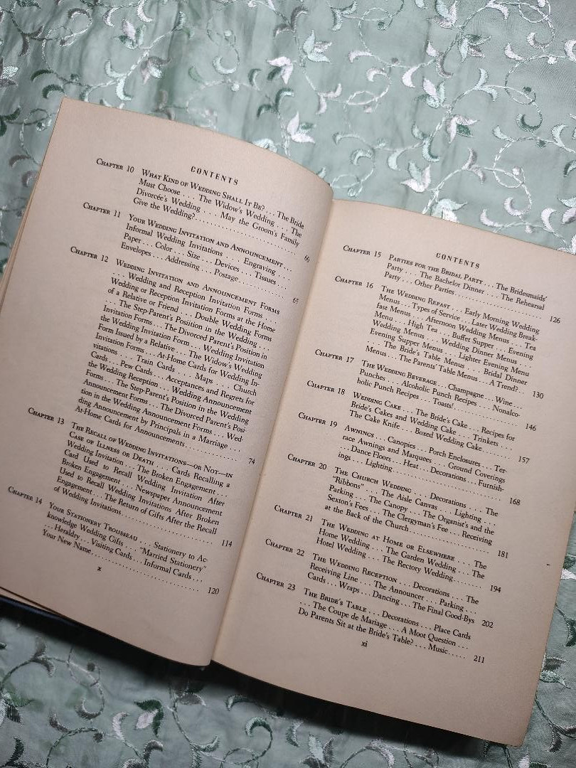 « Wedding Etiquette Complete » by Marguerite Bentley