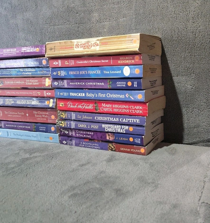 Christmas Themed Paperback Romance Novels Bundle Lot EX LIBRARY