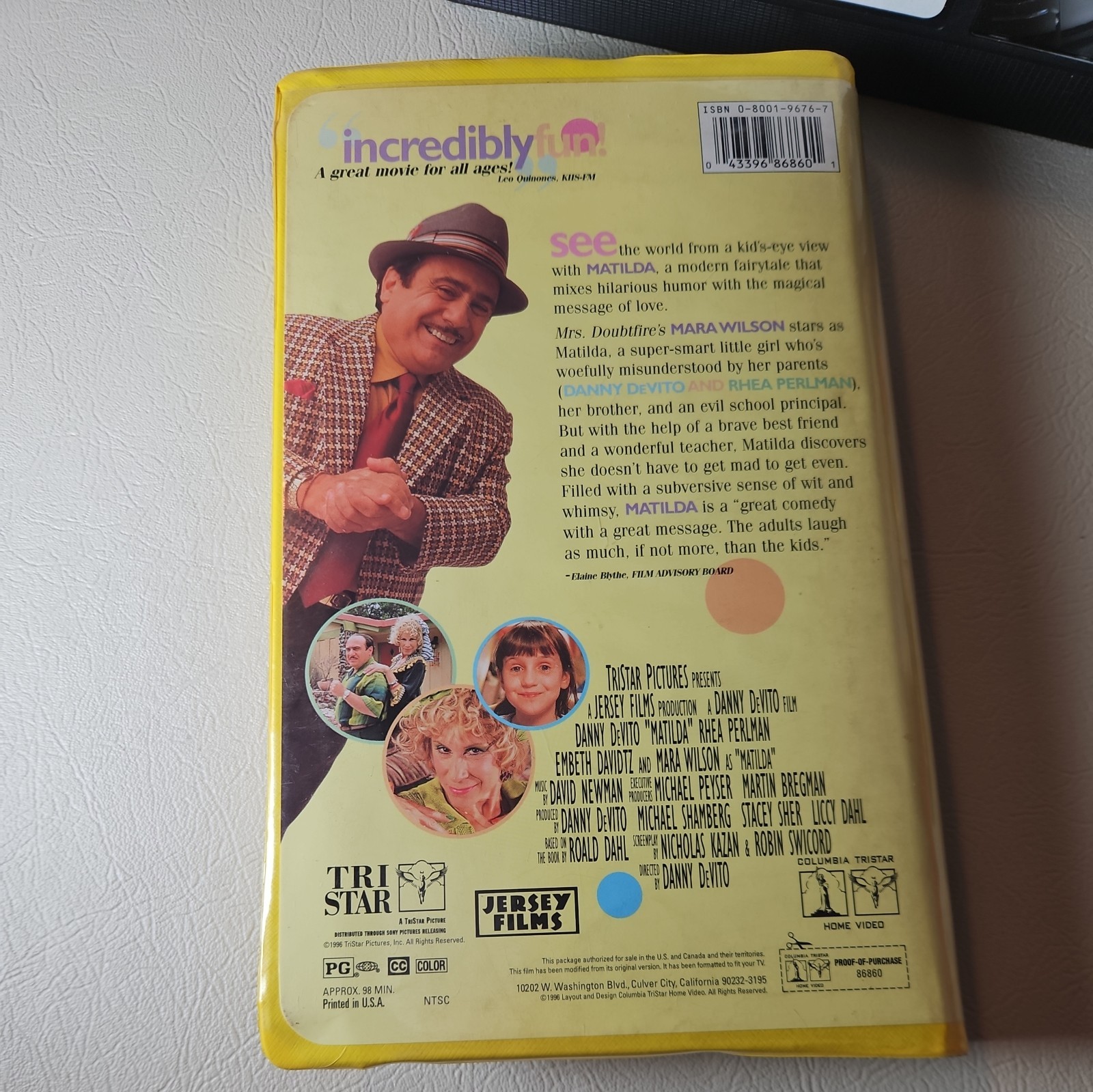 Matilda by Roald Dahl First Edition + Matilda Vintage VHS – VG – Y2K 90&rsquo;s Danny