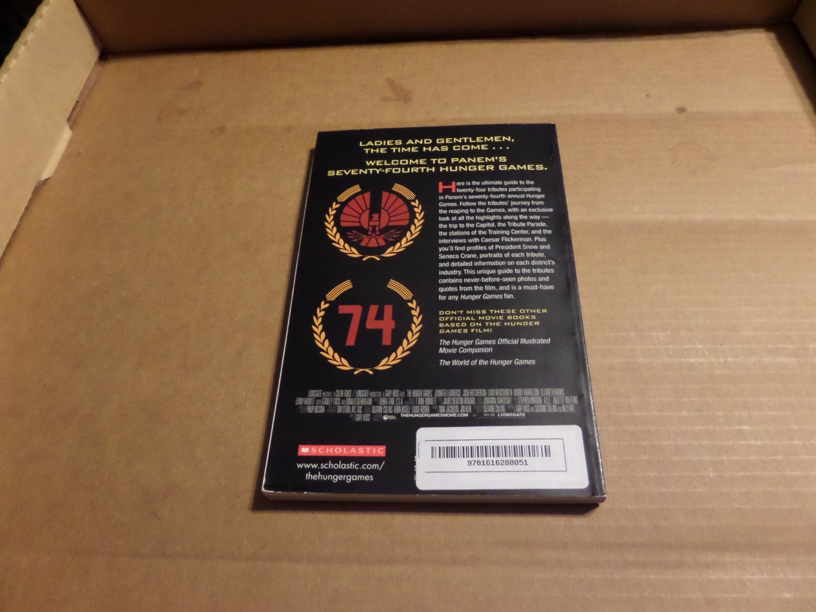 The Hunger Games Tribute Guide – Seife, Emily Paperback Excellent Condition