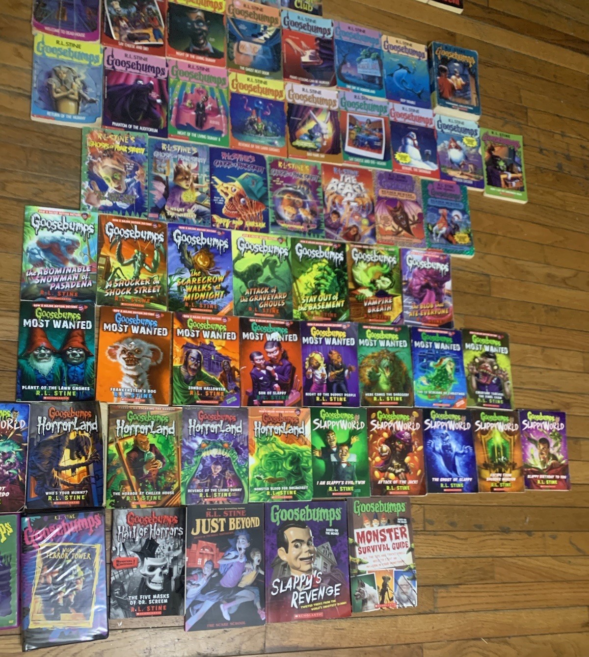 Lot of 68 Goosebumps /R.L Stine Some VTG &rsquo;90 Fear Street Most Wanted Horror VHS