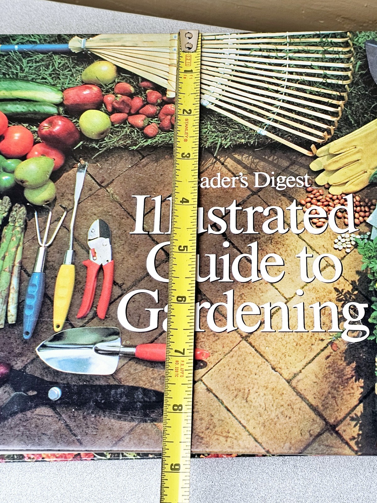 Reader&rsquo;s Digest Illustrated Guide to Gardening Various 672 Pages Hardcover 1977