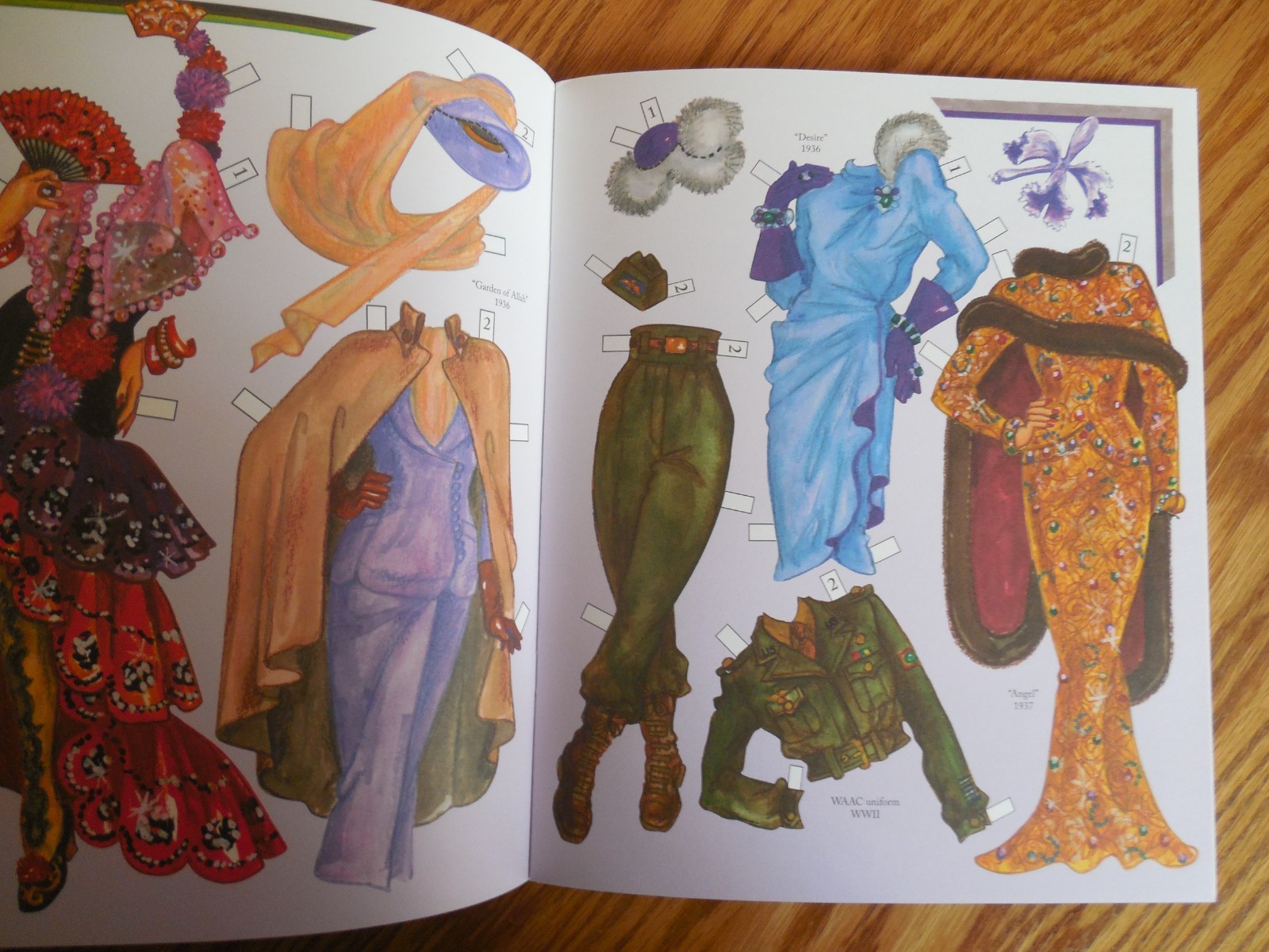 NEW 2009 Paper Studio Press David Wolfe « Marlene Dietrich » Paper Dolls Book