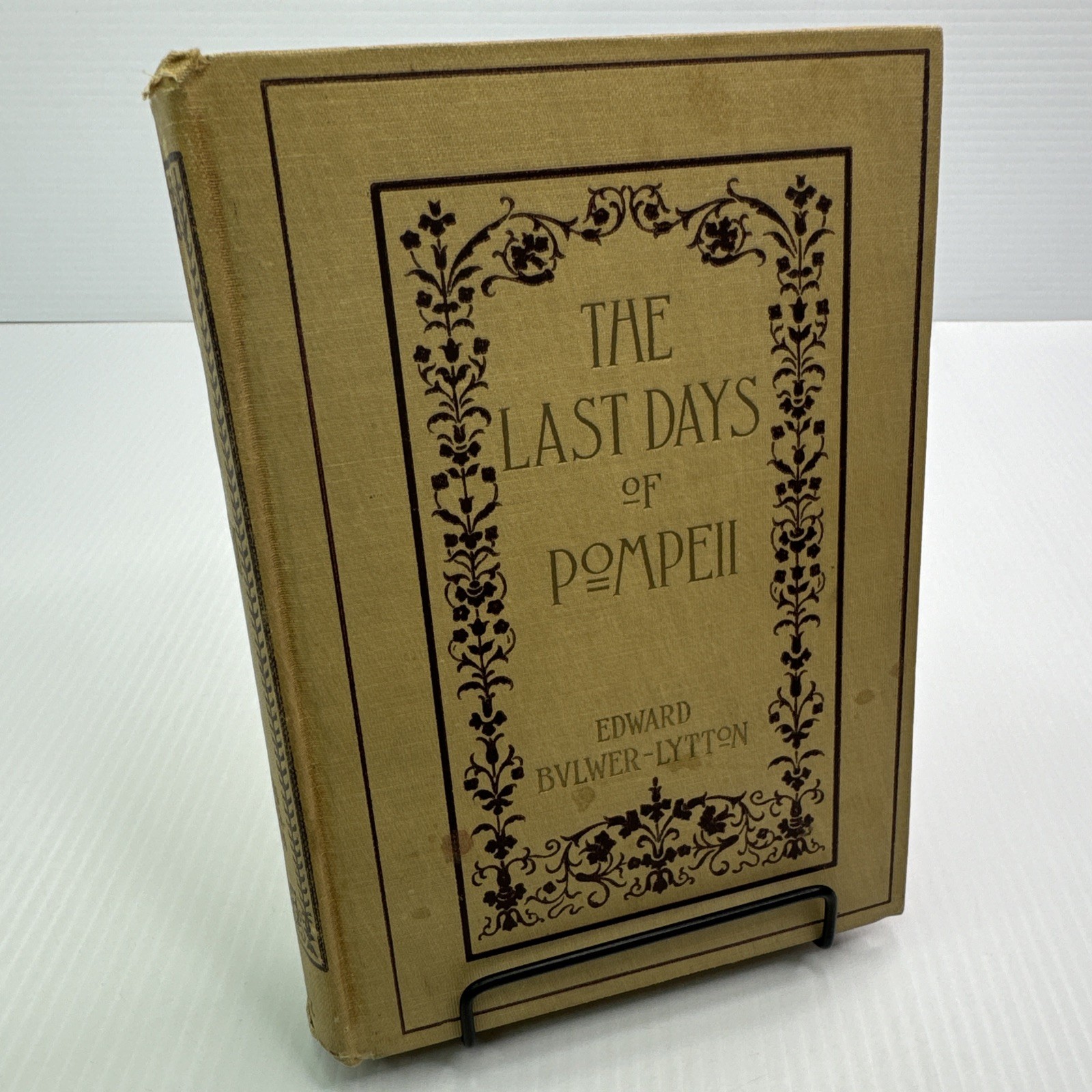 The Last Days of Pompeii Edward Bulwer Lytton Hardcover Antique Historical Novel