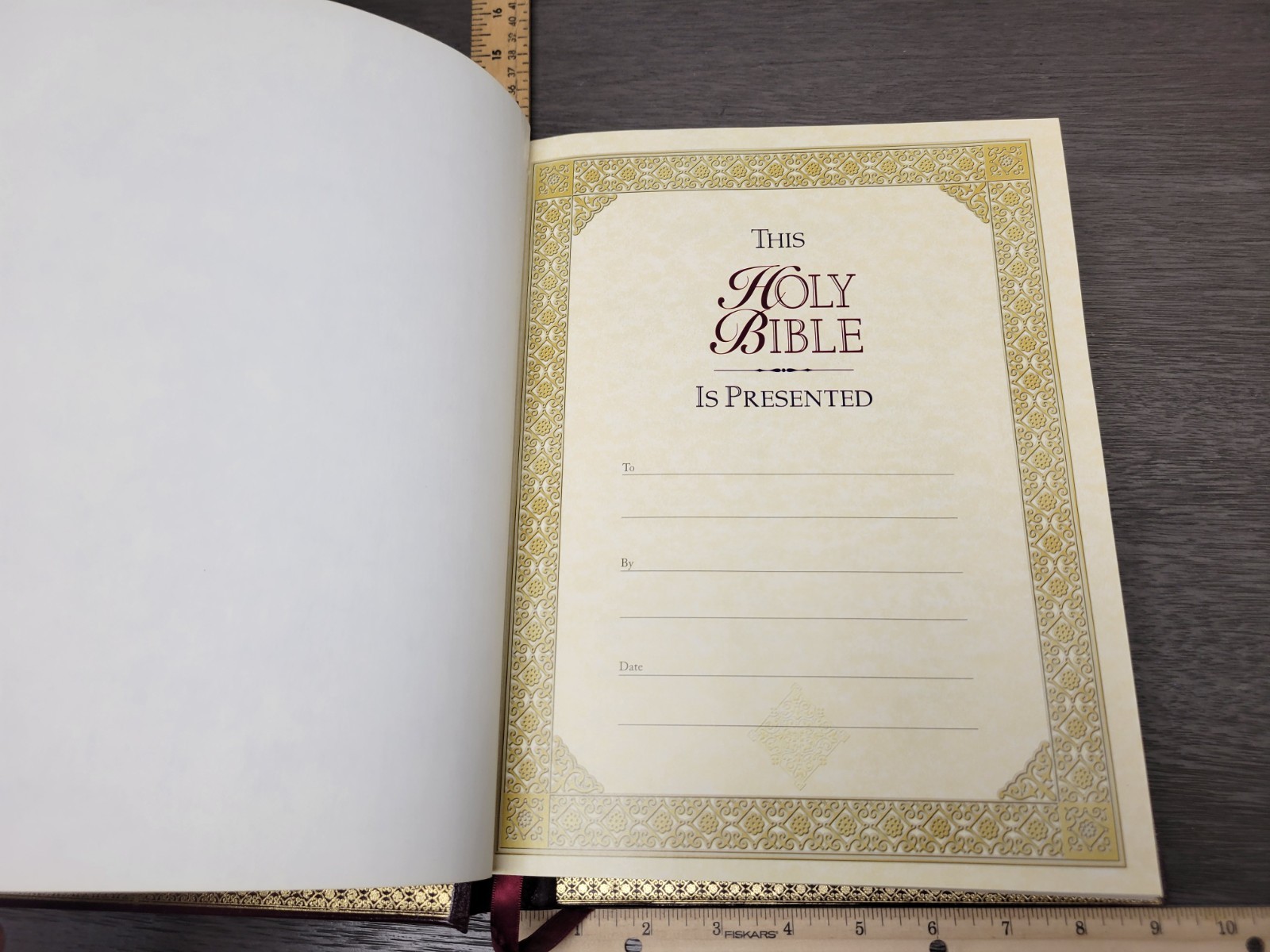 Nelson Deluxe Family BIG Bible King James Version 159BG – Very Good