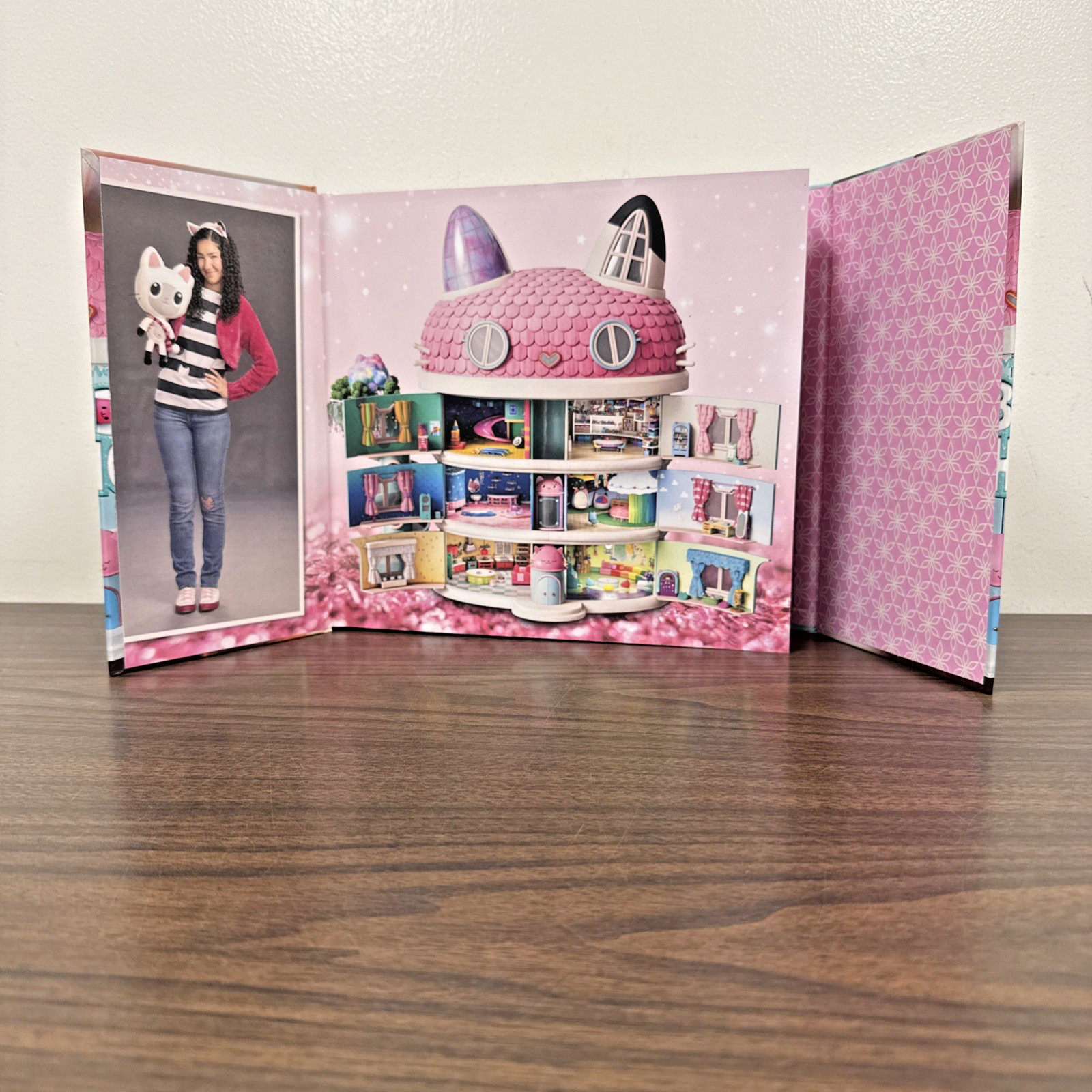 The Art & Making of DreamWorks Gabby&rsquo;s Dollhouse : The Movie 2025 Hardcover