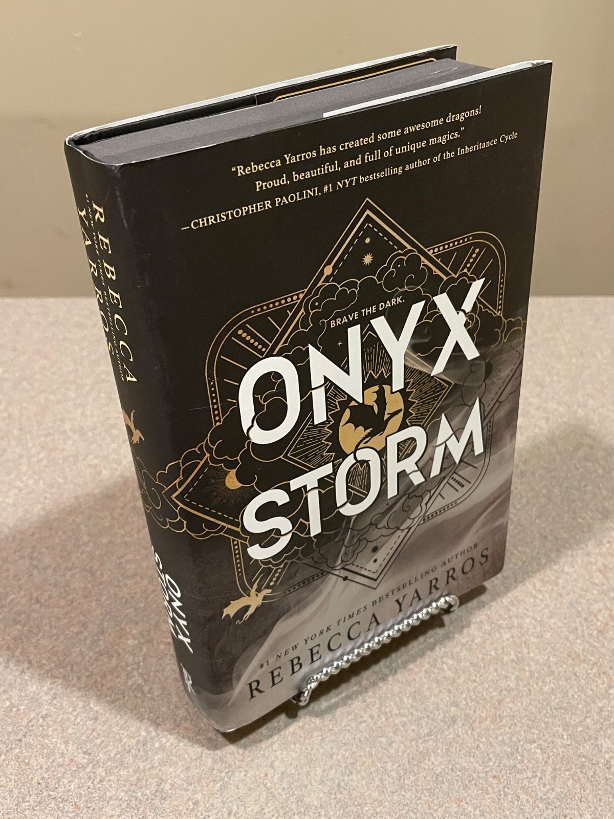 Onyx Storm Deluxe Limited Edition by Rebecca Yarros (The Empyrean Sprayed Edges