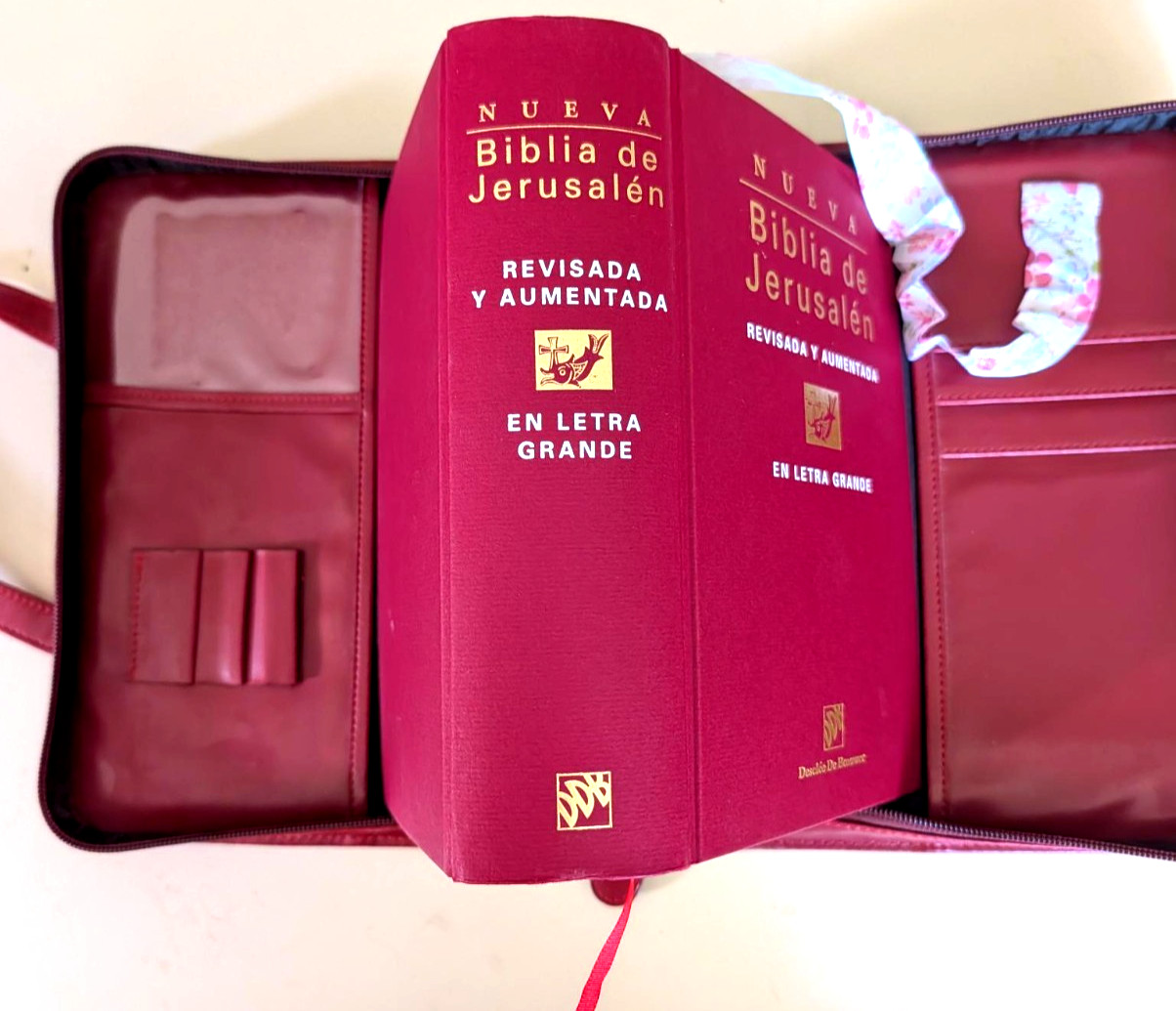 Nueva Biblia de Jerusalen Revisda y Aumentada en Letra Grande HC + carrying case
