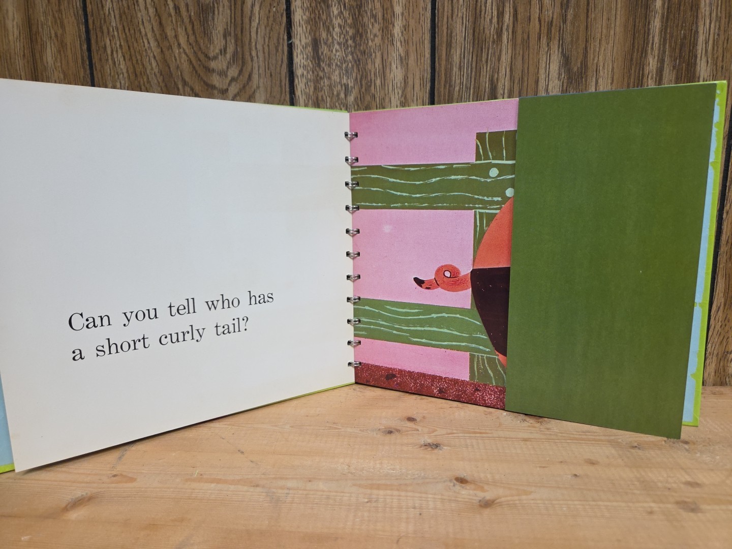 Vintage 1974 « TELLING TALES » Manipulative Book By Beth Clure & Helen Rumsey