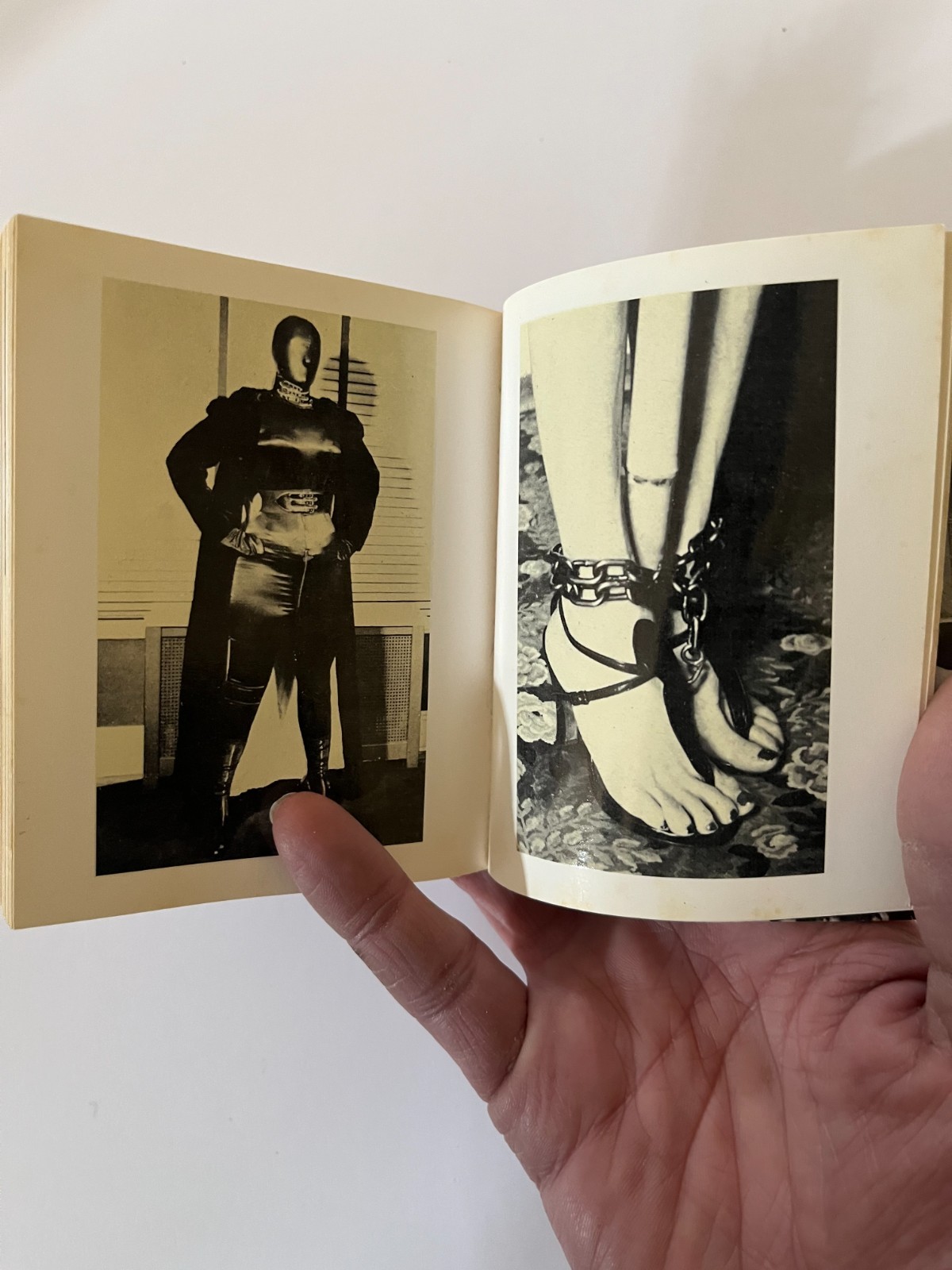 John Willie&rsquo;s Bizarre [Amuse-gueule]. Taschen Mini-Book. 1996.