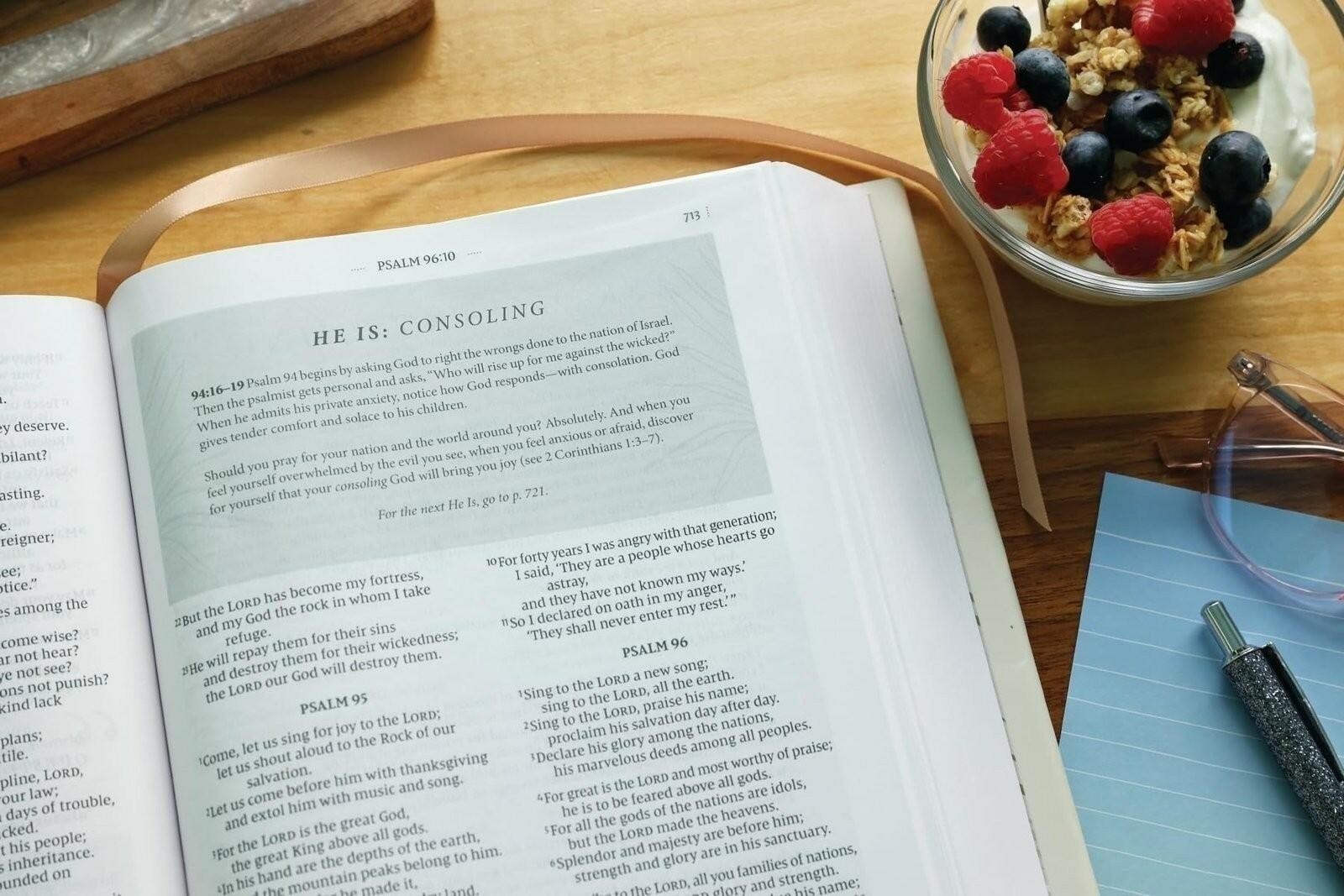 Flourish: The NIV Bible for Women, Hardcover, Multi-color/Cream, Comfort Print