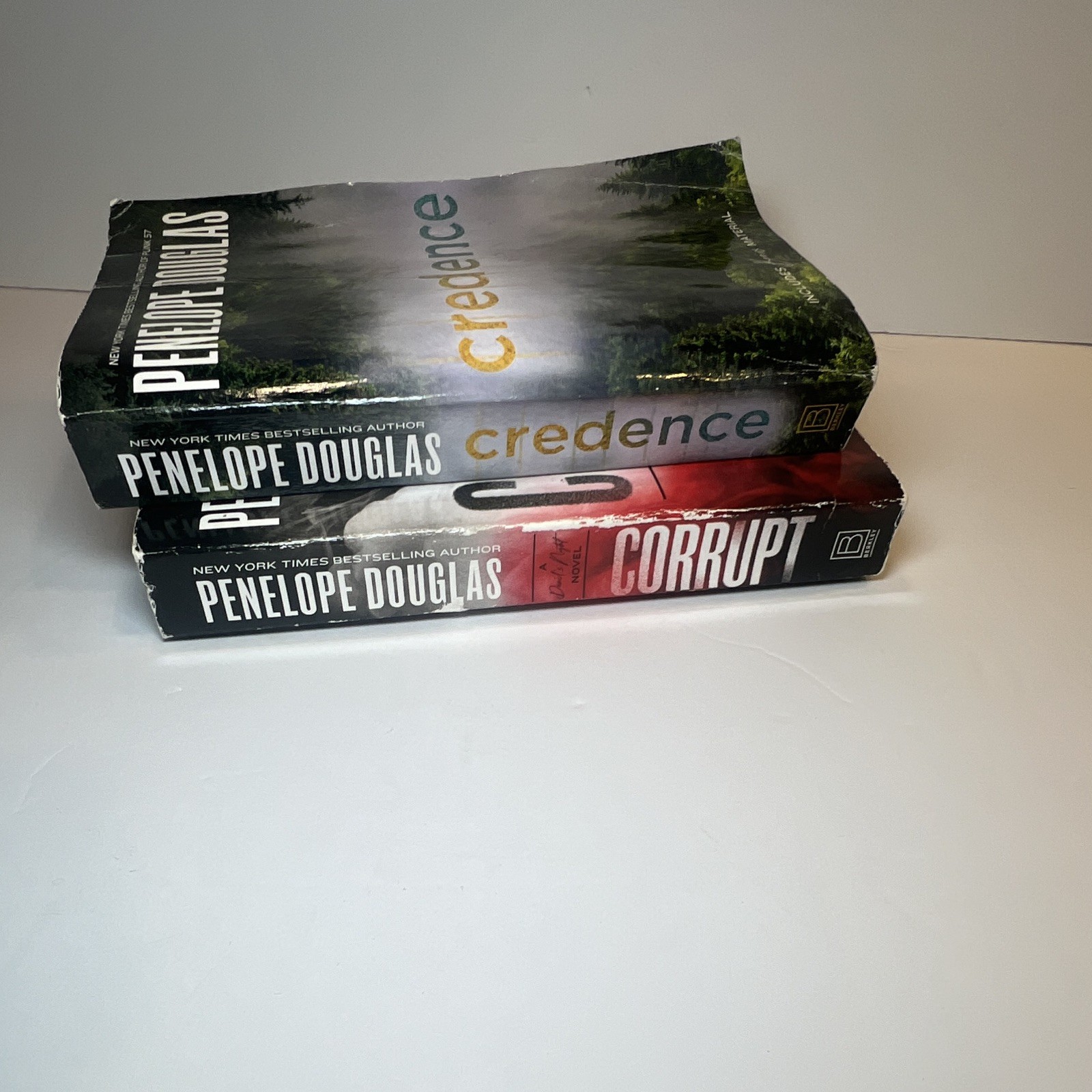 Penelope Douglas Credence & Corrupt PB 2-Book Set Devil&rsquo;s Night Bonus Berkley