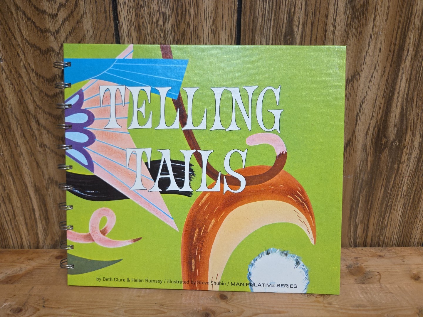 Vintage 1974 « TELLING TALES » Manipulative Book By Beth Clure & Helen Rumsey
