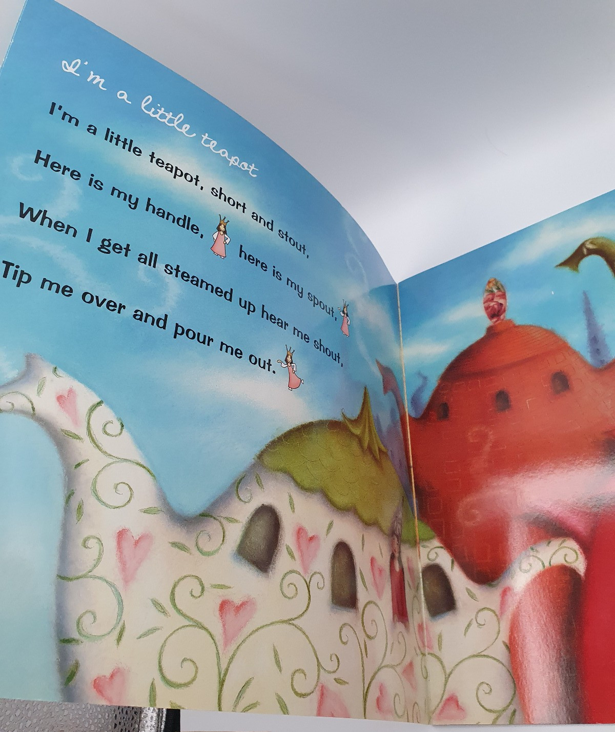 I&rsquo;M A LITTLE TEAPOT ILLUSTRATED BY WENDY STRAW LARGE EDITION 2009 NURSERY RHYMES