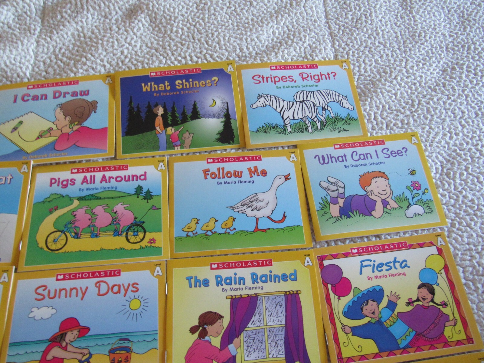 Lot 15-Little Leveled Readers-Scholastic-Maria Fleming-Deborah Schecter-Level A