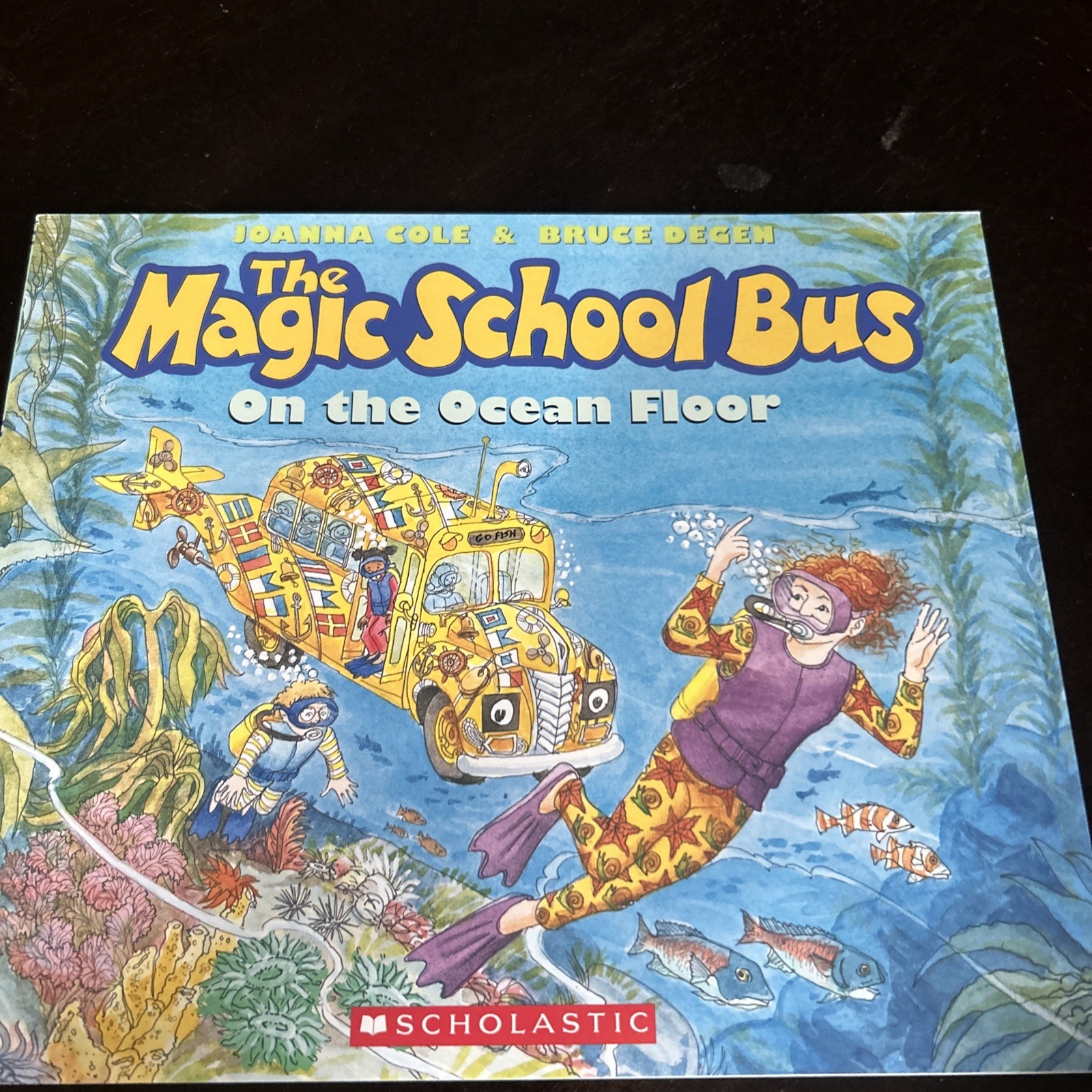 SCHOLASTIC The Magic School Bus Books Set Of 8 Books, Joanna Cole & Bruce Degen