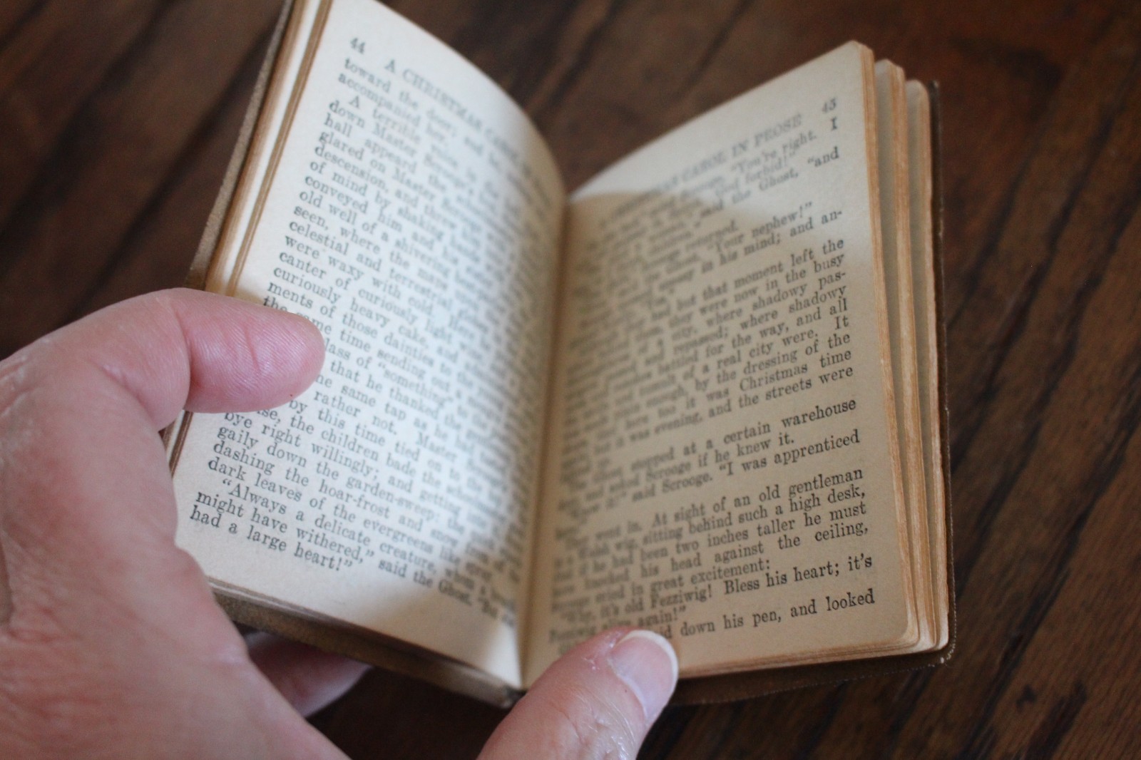 Little Leather Library – A CHRISTMAS CAROL Charles Dickens Antique Book 1920&rsquo;s