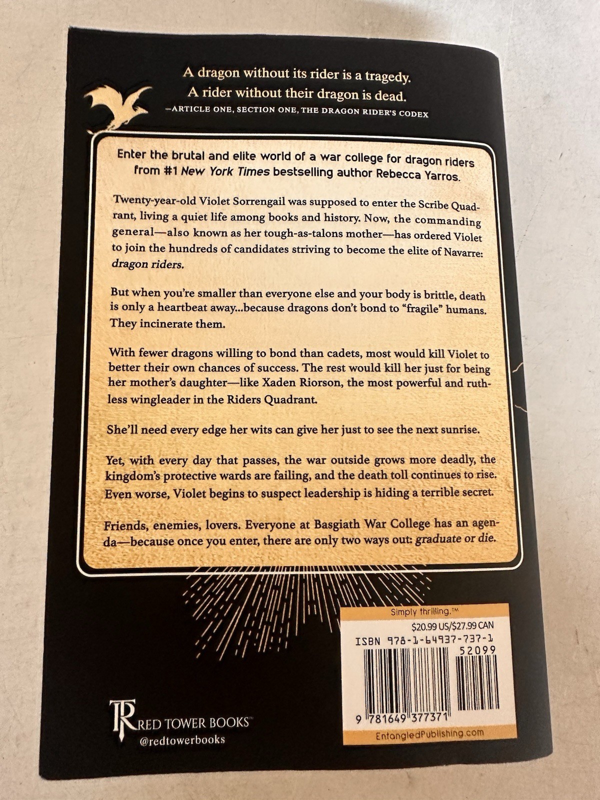 Fourth Wing Paperback – Rebecca Yarros