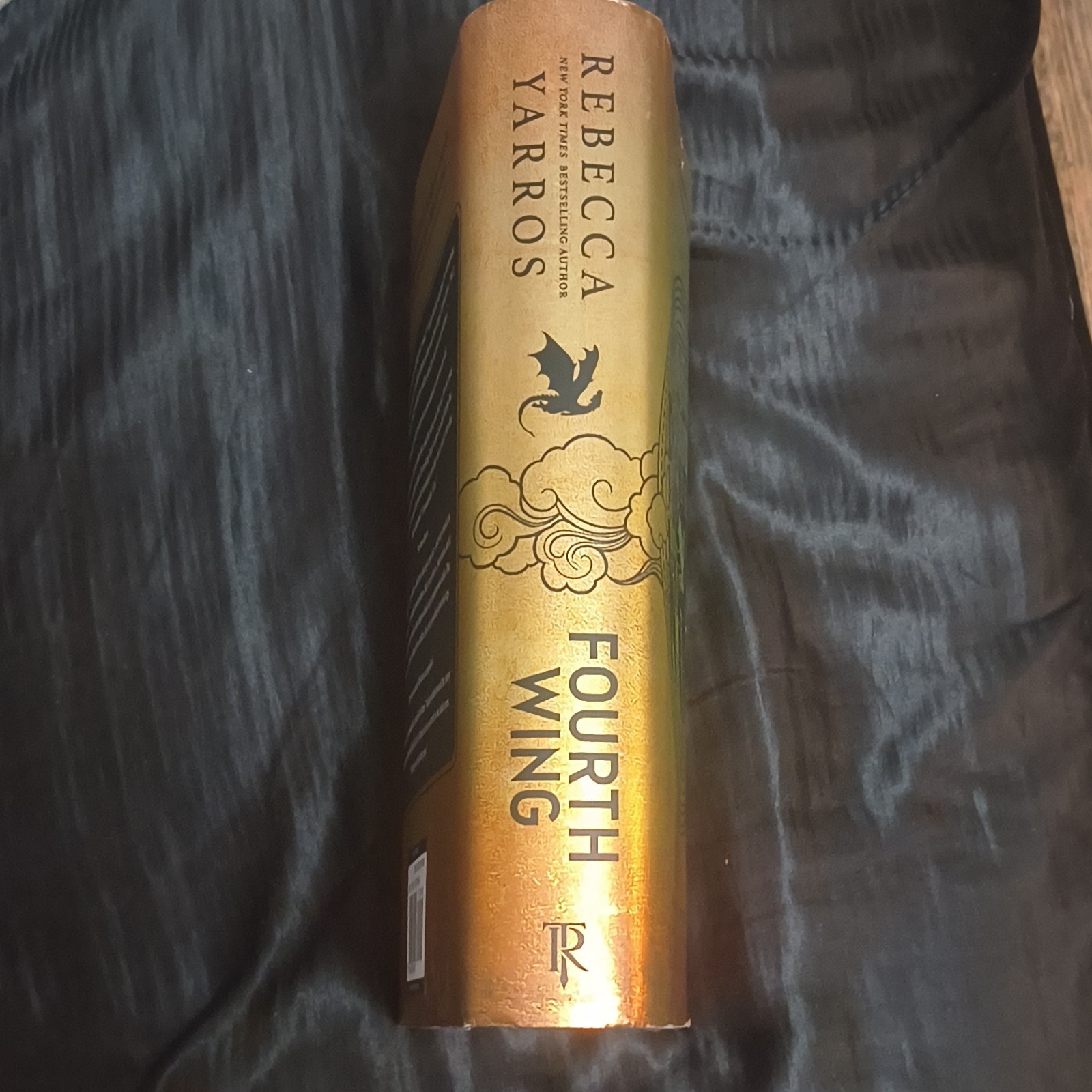Rebecca Yarros Fourth Wing The Empyrean Ser. Fantasy Hardcover 2023 Novel