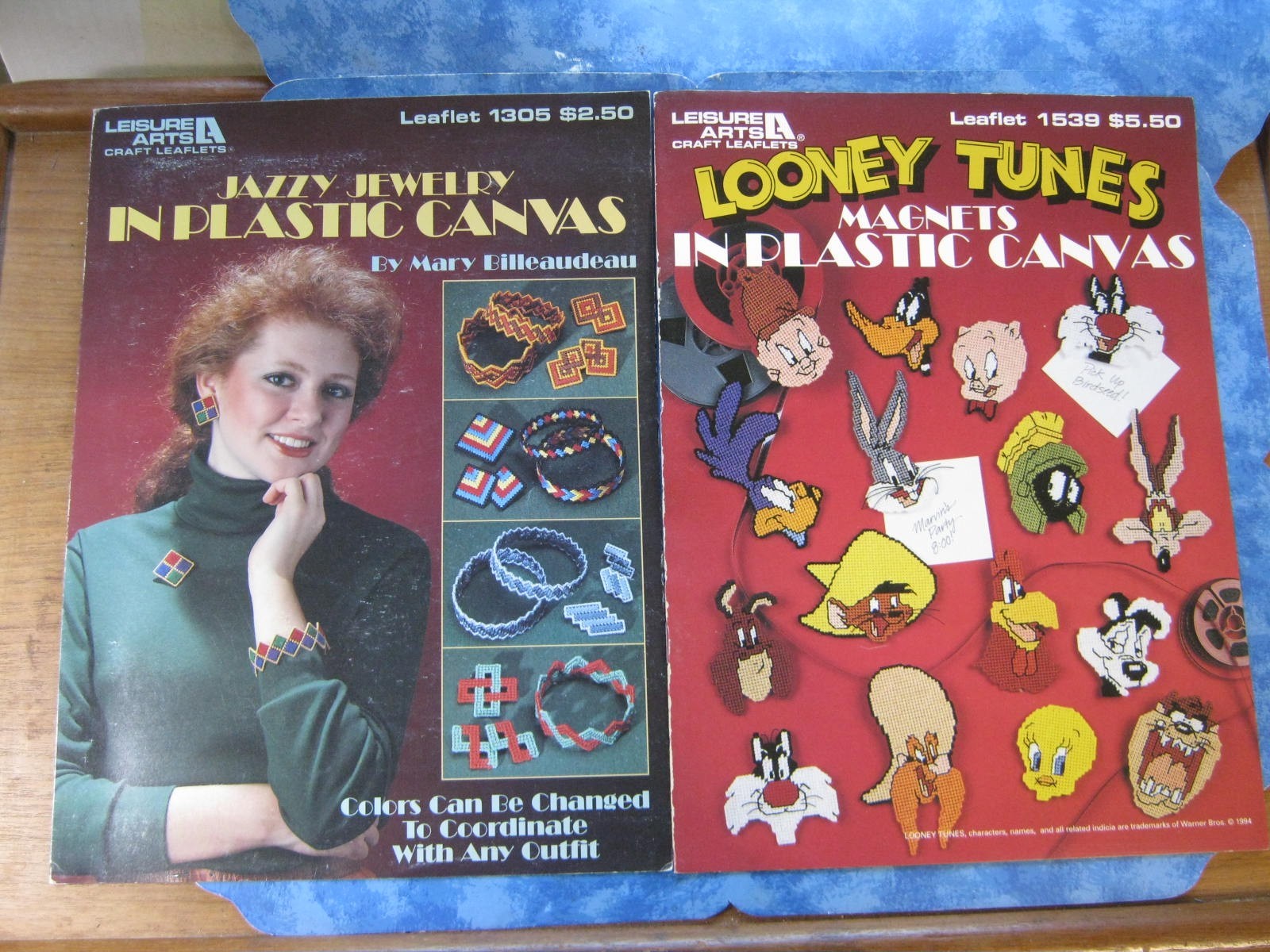 LOT OF 8 LEISURE ARTS PLASTIC CANVAS BOOKS + 2 PATTERNS Mint