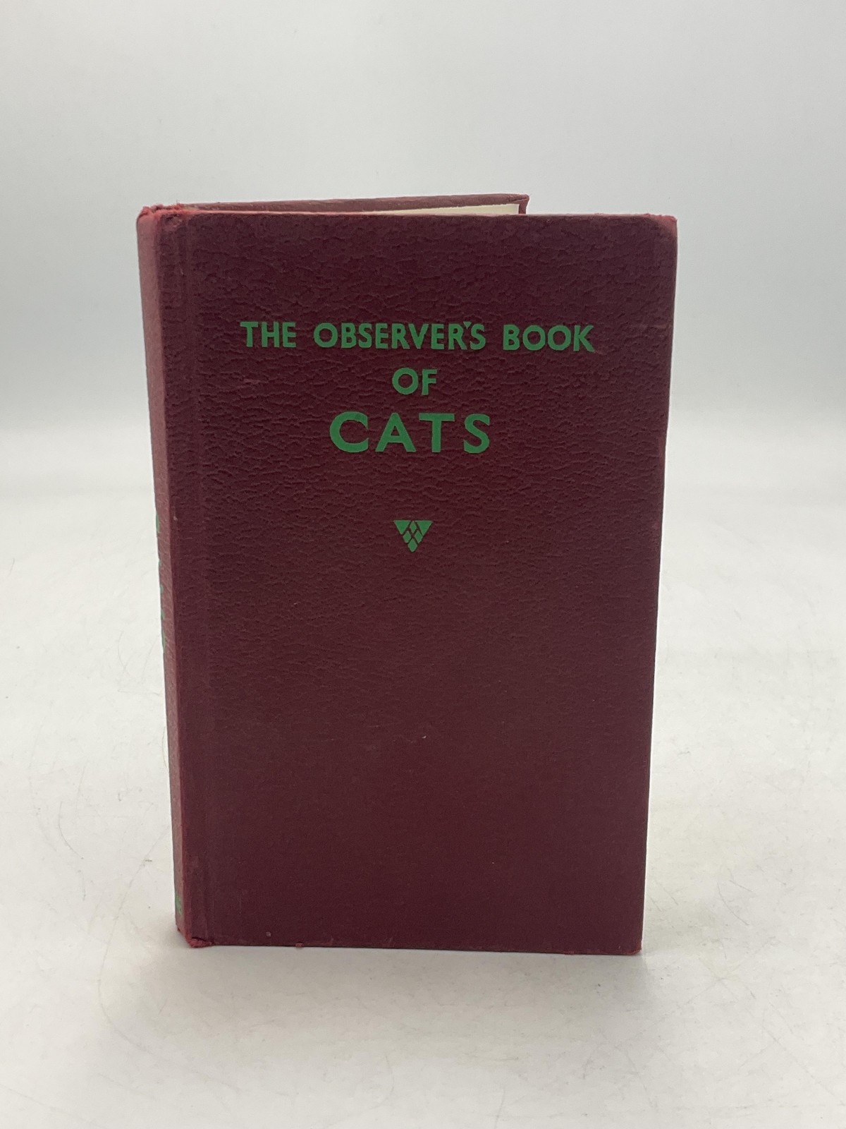 Vintage The Observer&rsquo;s Book Of Cats Grace Pond Hardcover 1971 Warne Pocket Size