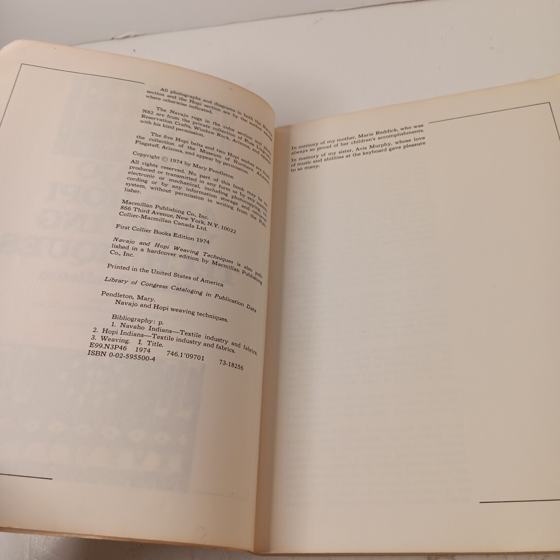 NAVAJO and HOPI WEAVING TECHNIQUES by Mary Pendleton PB (1974)