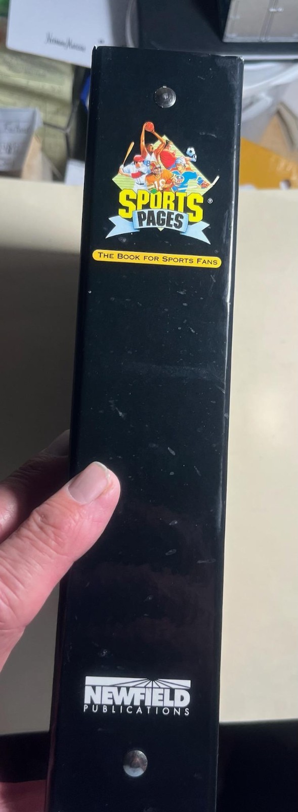 « Sports Pages: The Book For Sports Fans » Collector&rsquo;s Hardcover Binder