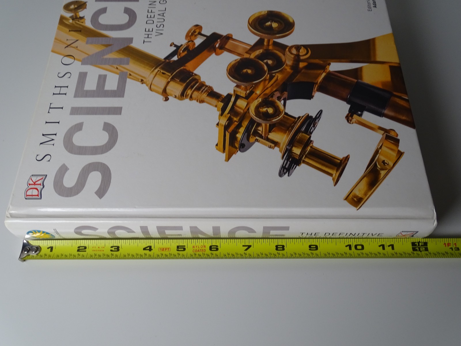 « Science: The Definitive Visual Guide / 512 Pages / Published In 2016