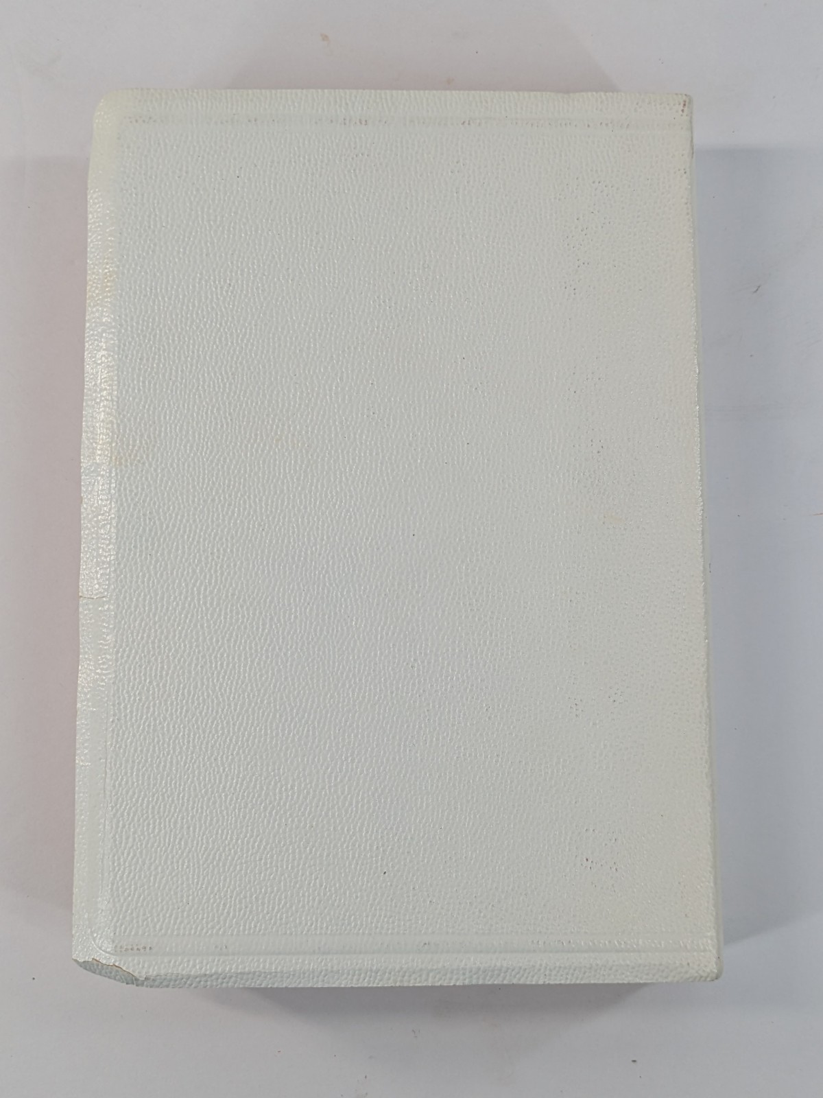 ✝️Holy Bible Self-Pronouncing Illustrated White Cover KJV World Publishing 70&rsquo;s?
