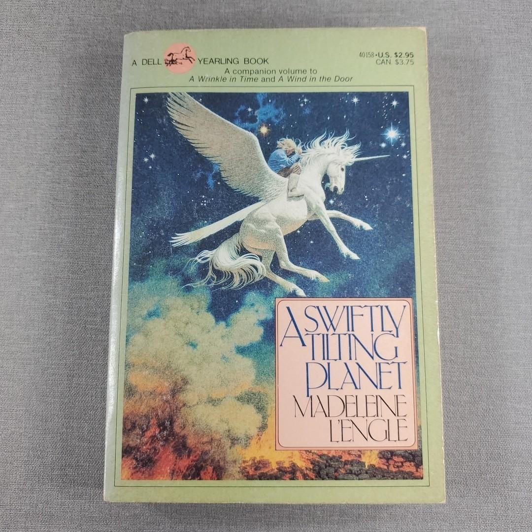 MADELEINE L&rsquo;ENGLE 6 Paperback Book Lot~ Wrinkle ~ Waters ~ Wind ~ Swiftly ~ Moon
