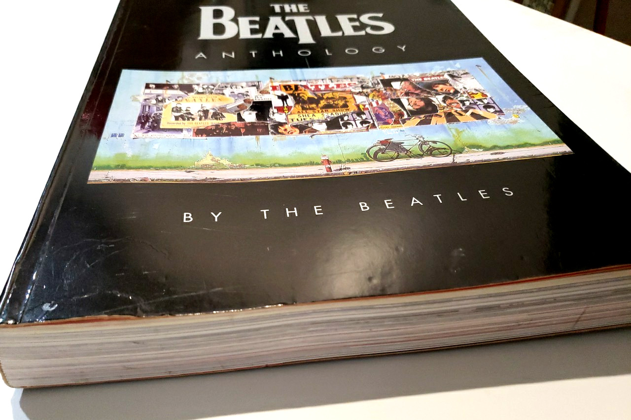 Vintage 2000 The Beatles Anthology by The Beatles Trade Paperback 13x10x1.5 EUC