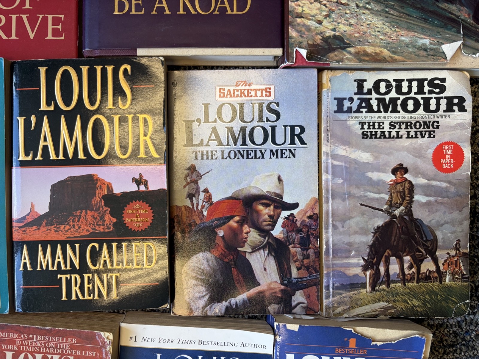 Louis L&rsquo;Amour-Author (A Collection of 13 Standalone Westerns) Lot 1420