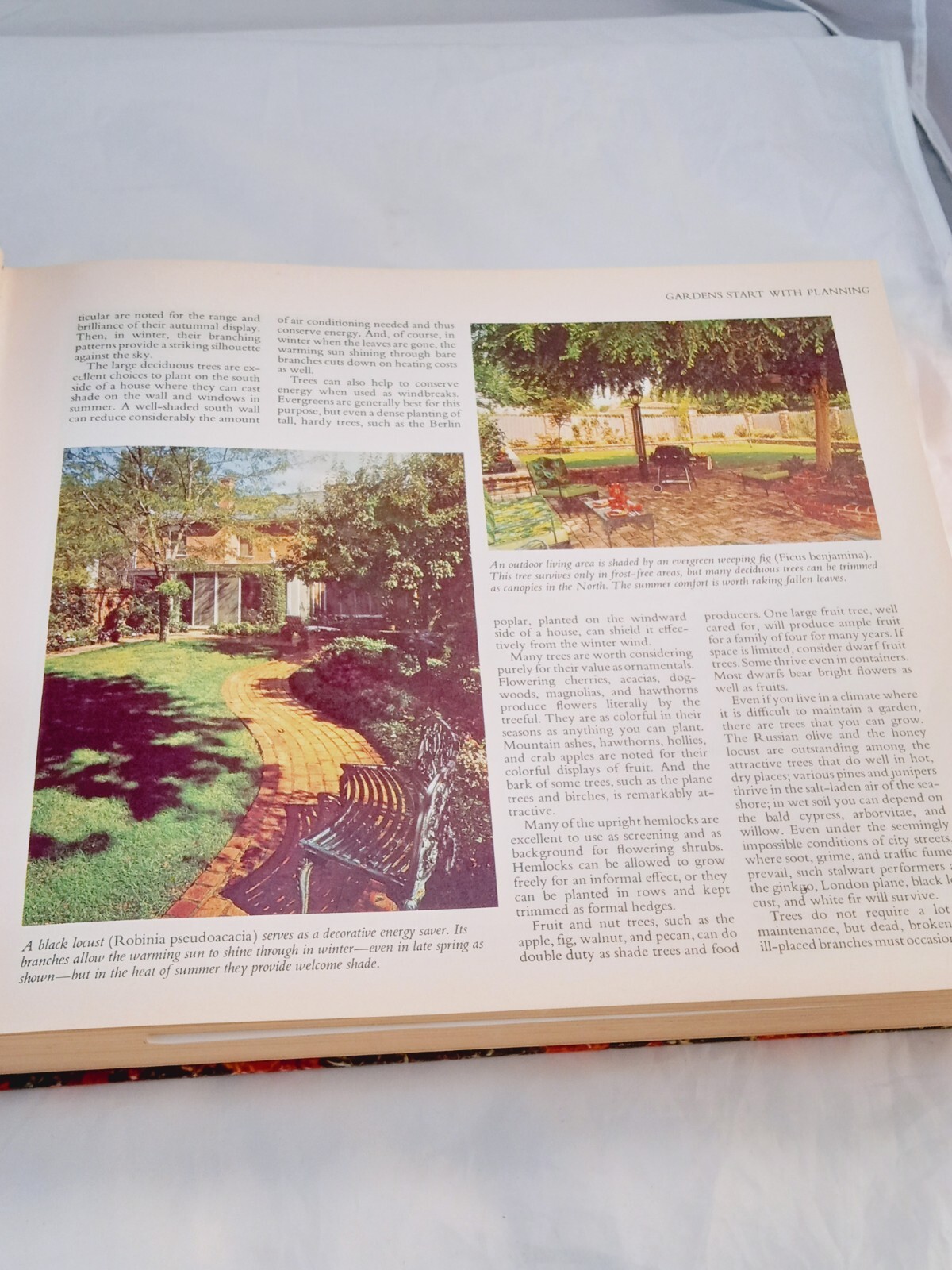 Vintage 1978 Reader&rsquo;s Digest Illustrated Guide to Gardening Hardcover; 672 pages