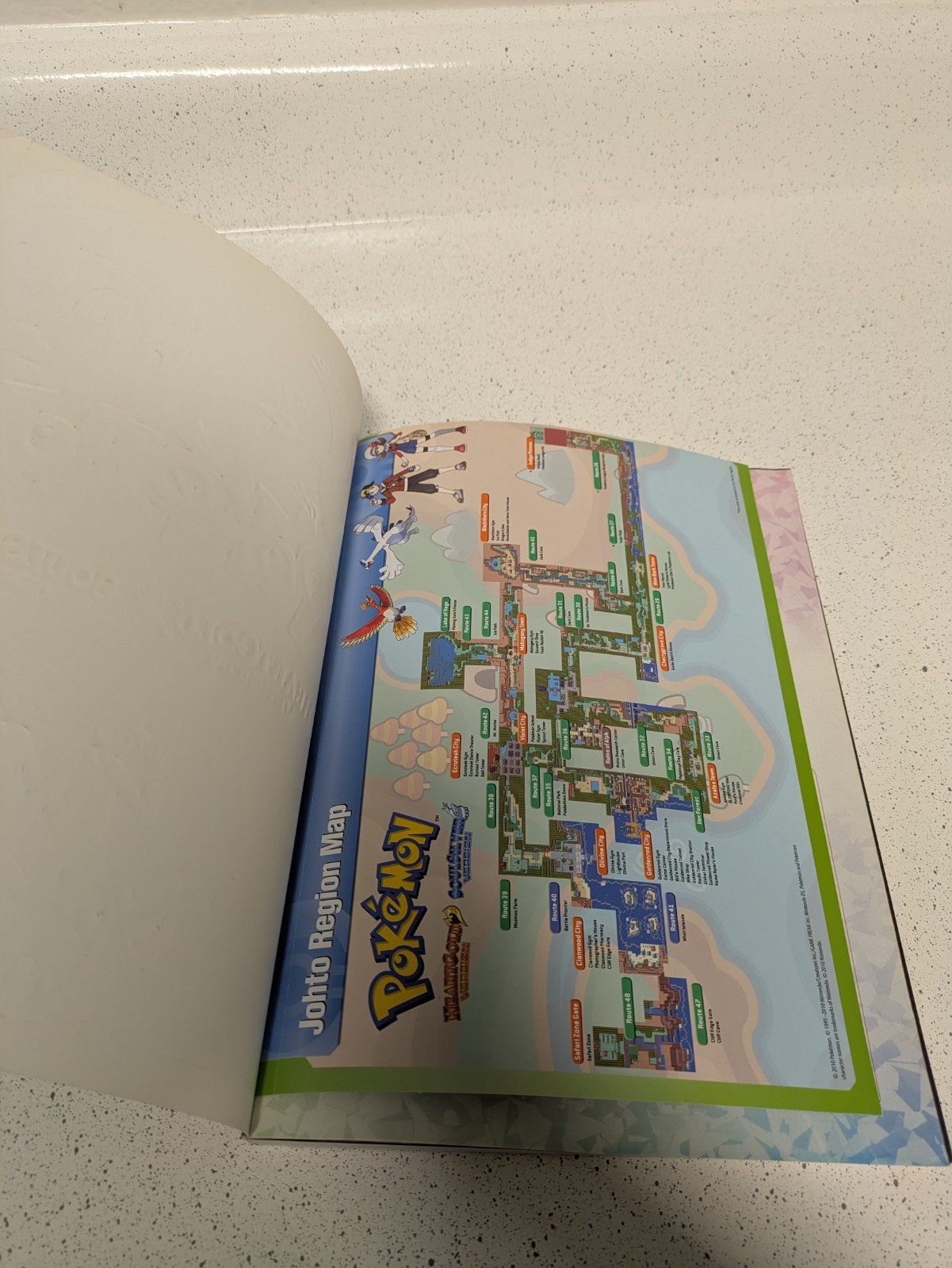 POKÉMON: HeartGold & SoulSilver Versions Strategy Guide – MINI POSTER INCLUDED