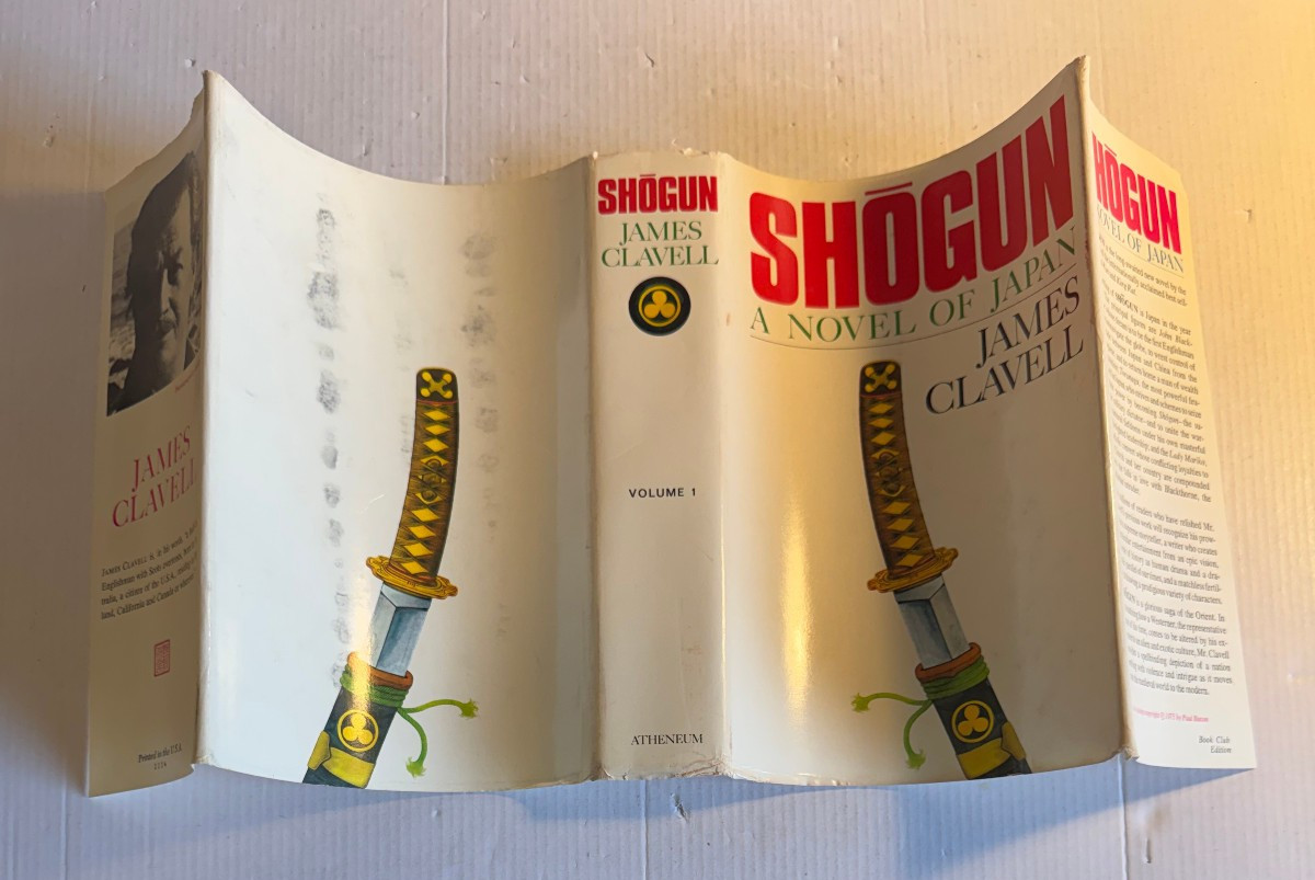 Shogun Volume 1 James Clavell HCDJ Very Good Book Club Edition BCE 1975