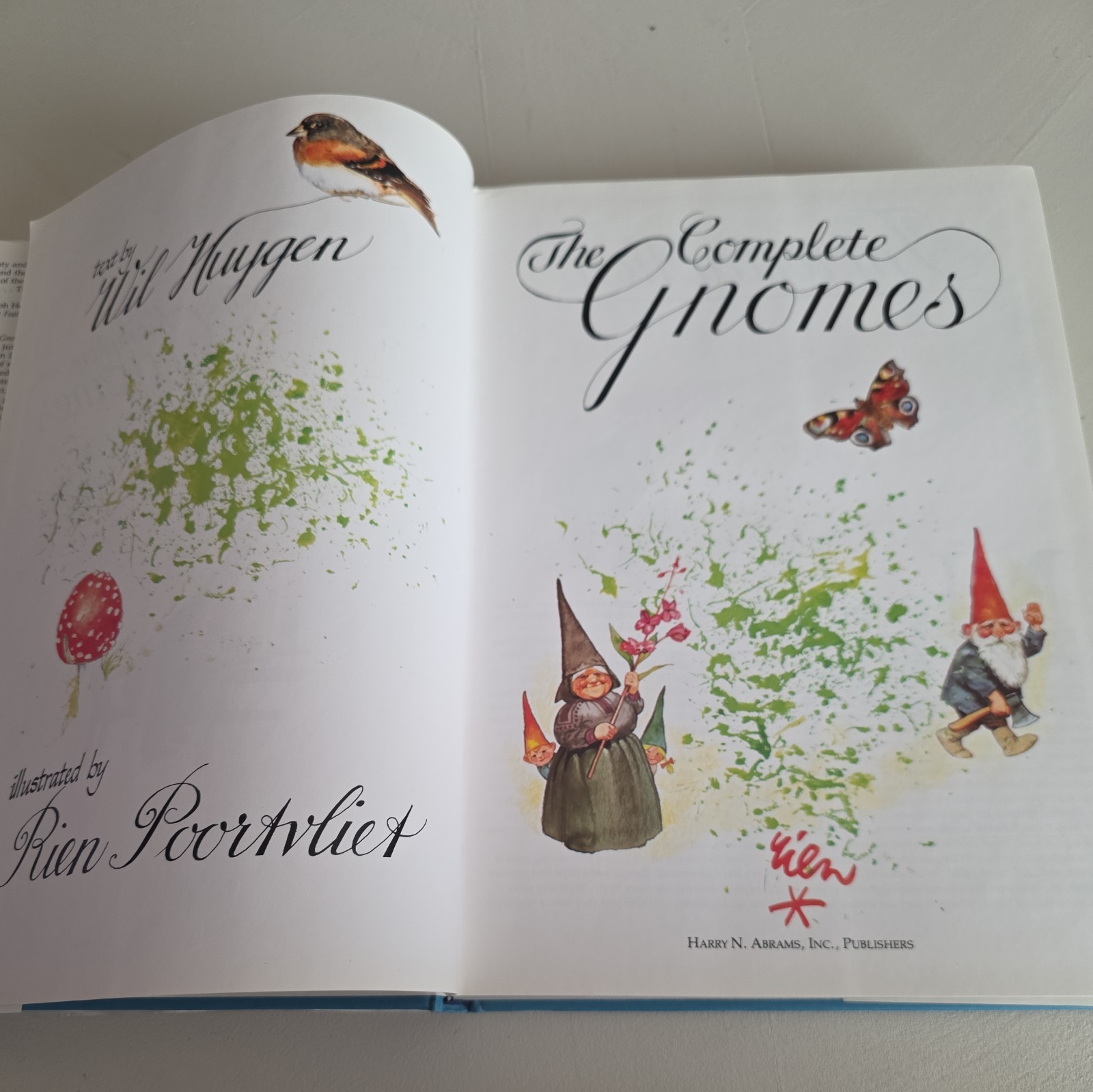 Vintage The Complete Gnomes Wil Huygen Rien Poortvliet HC Blue Abrams USA RARE