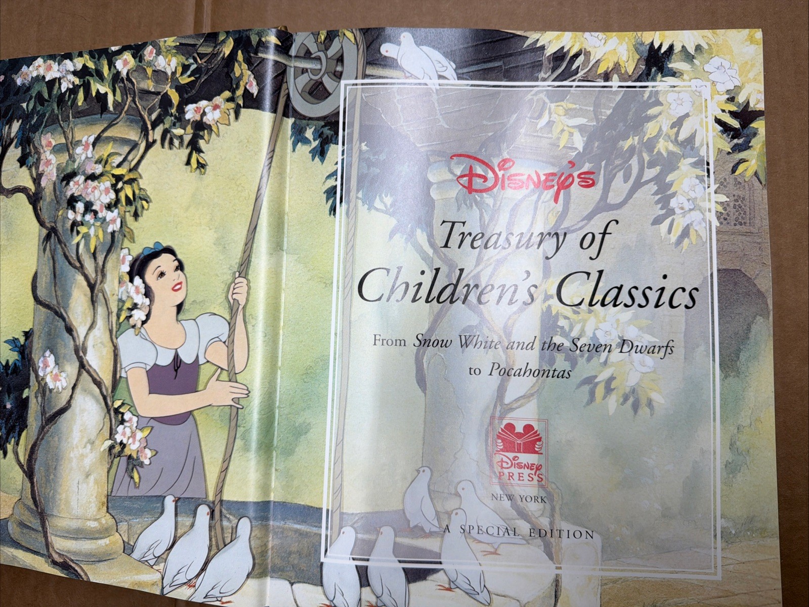 DISNEY&rsquo;S TREASURY OF CHILDREN&rsquo;S CLASSICS Hardcover Special Edition 1997 Illustra