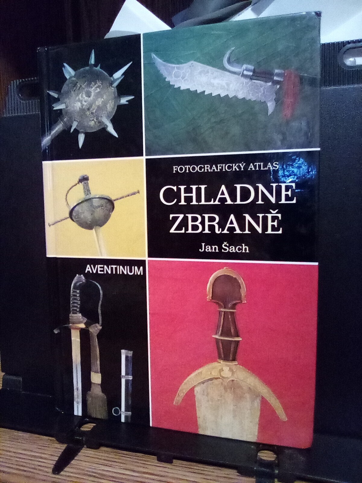 1999 « Chladne Zbrane » by Jan Sach VG Unmarked Slovakian Cold Weapon Atlas HC
