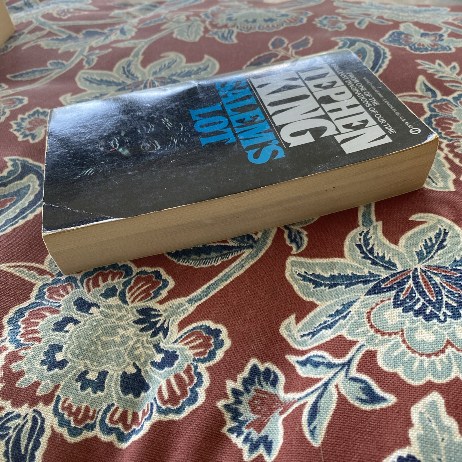 Salem&rsquo;s Lot by Stephen King, First Signet printing, 1976 paperback. Good.