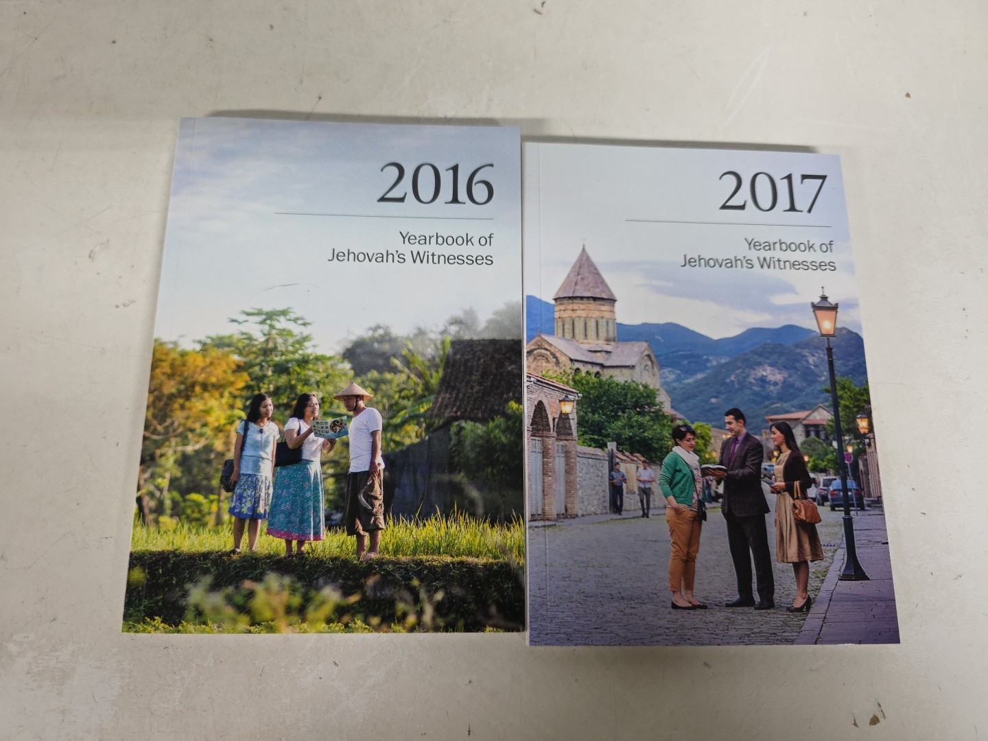 Watchtower Yearbooks 1990s-2010s Lot Of 12 – Yearbook Of Jehovah&rsquo;s Witnesses