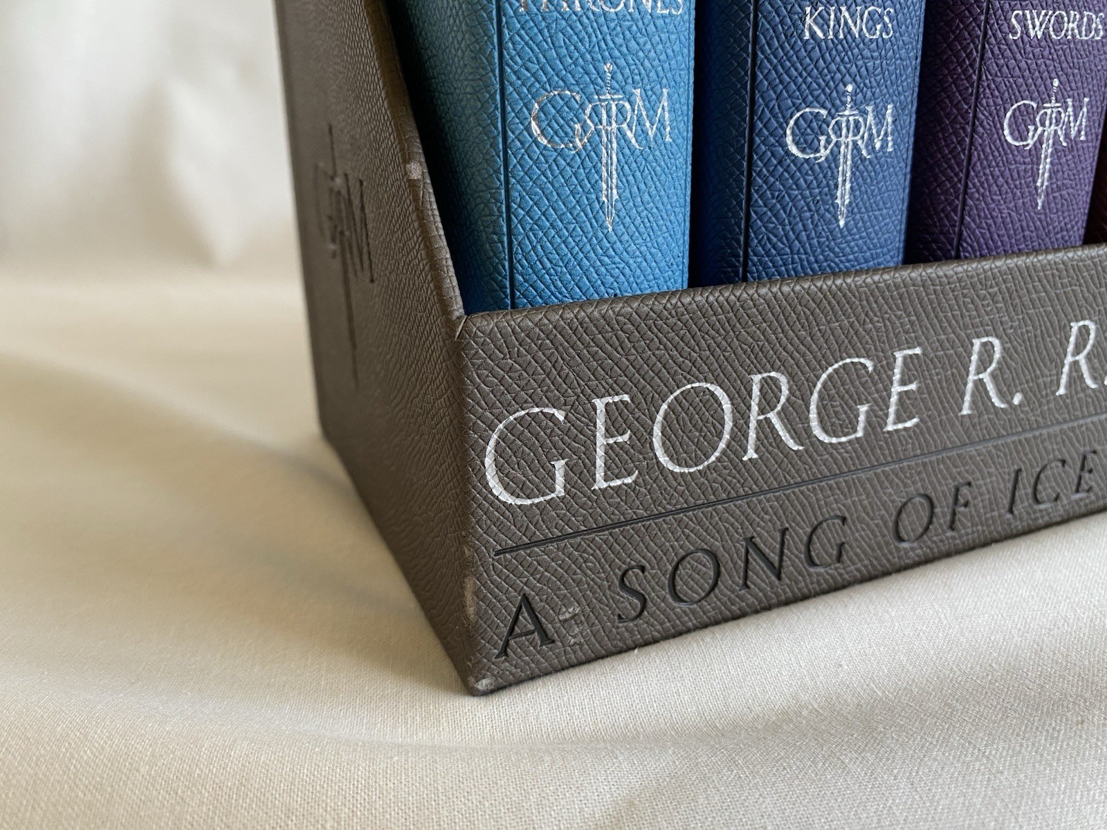 A Song of Ice and Fire Leather Bound Book Box Set, George R.R. Martin