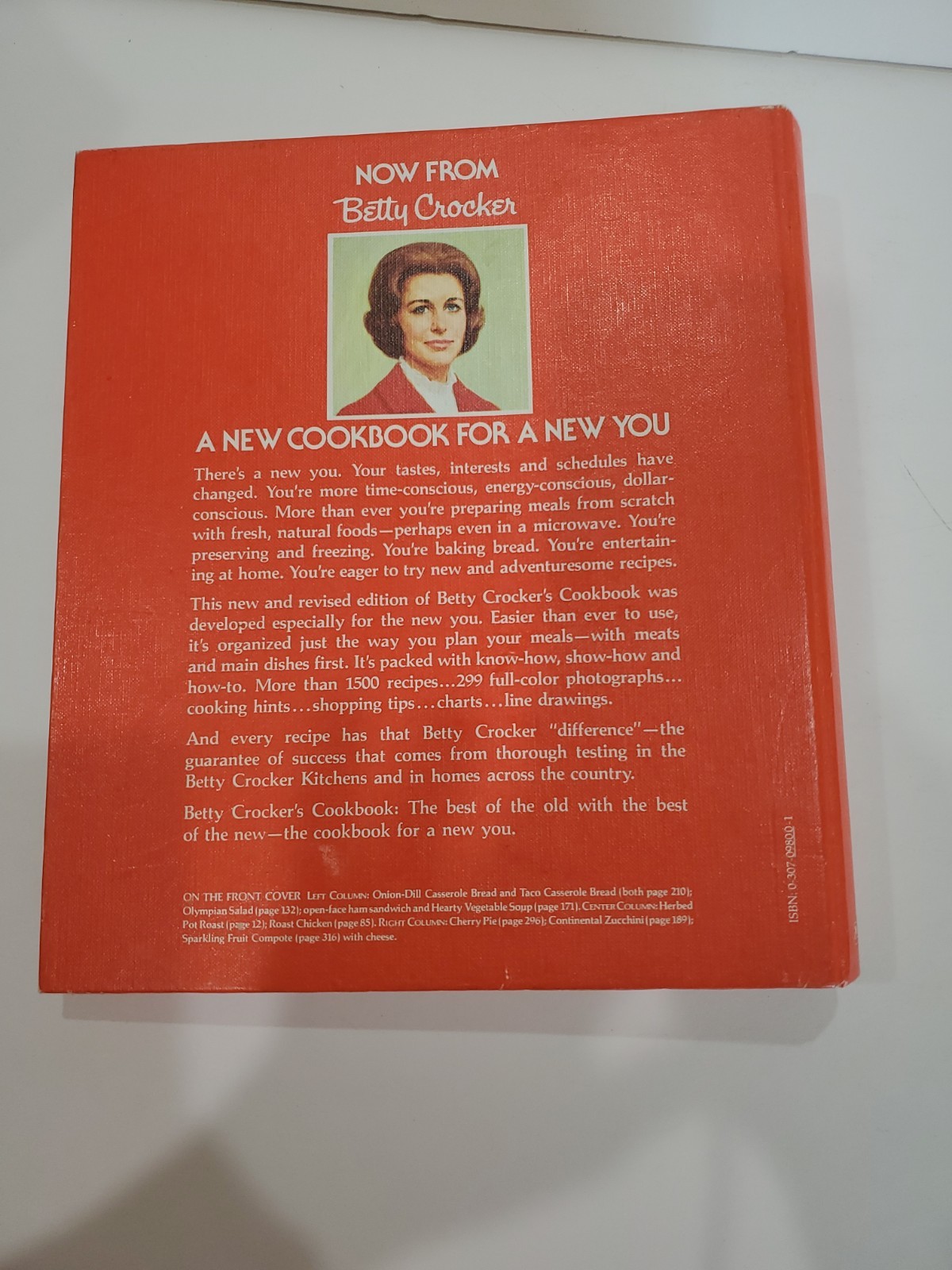 « Betty Crocker&rsquo;s Cookbook – New & Revised Edition » binder cook book, 1970&rsquo;s