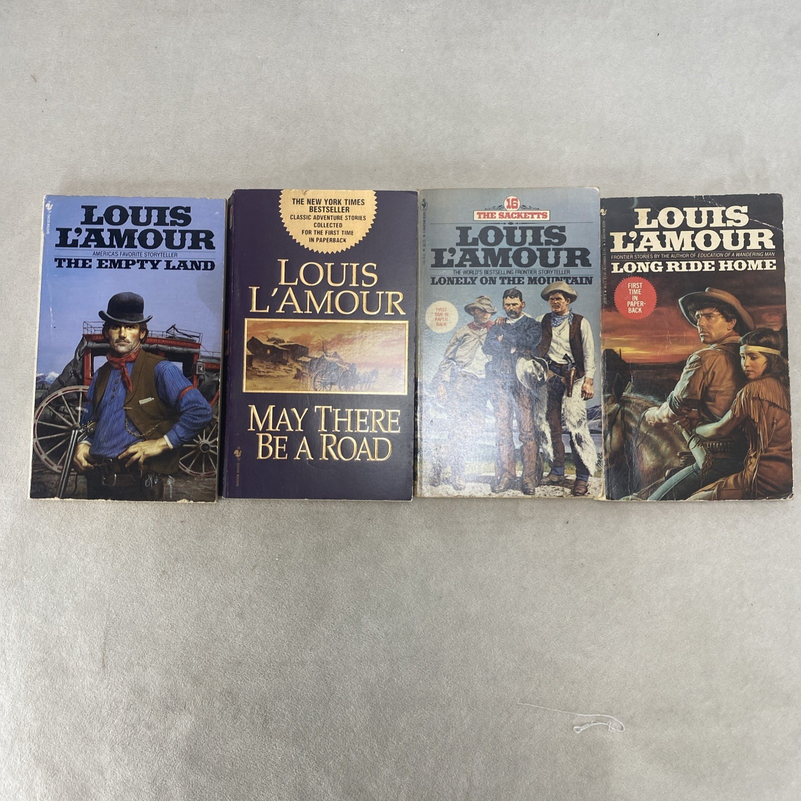 Louis L&rsquo;Amour Lot of 20 Paperback Books Bantam Sackets Mixed Lot Westerns