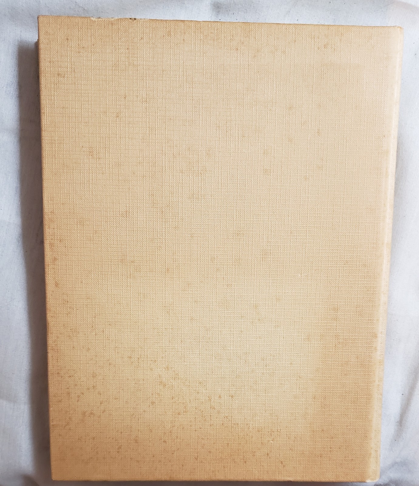 A Tolkien Bestiary by David Day HC 1979 Crescent Books 11X8.5X1&Prime; Illus 2 lb 10 o