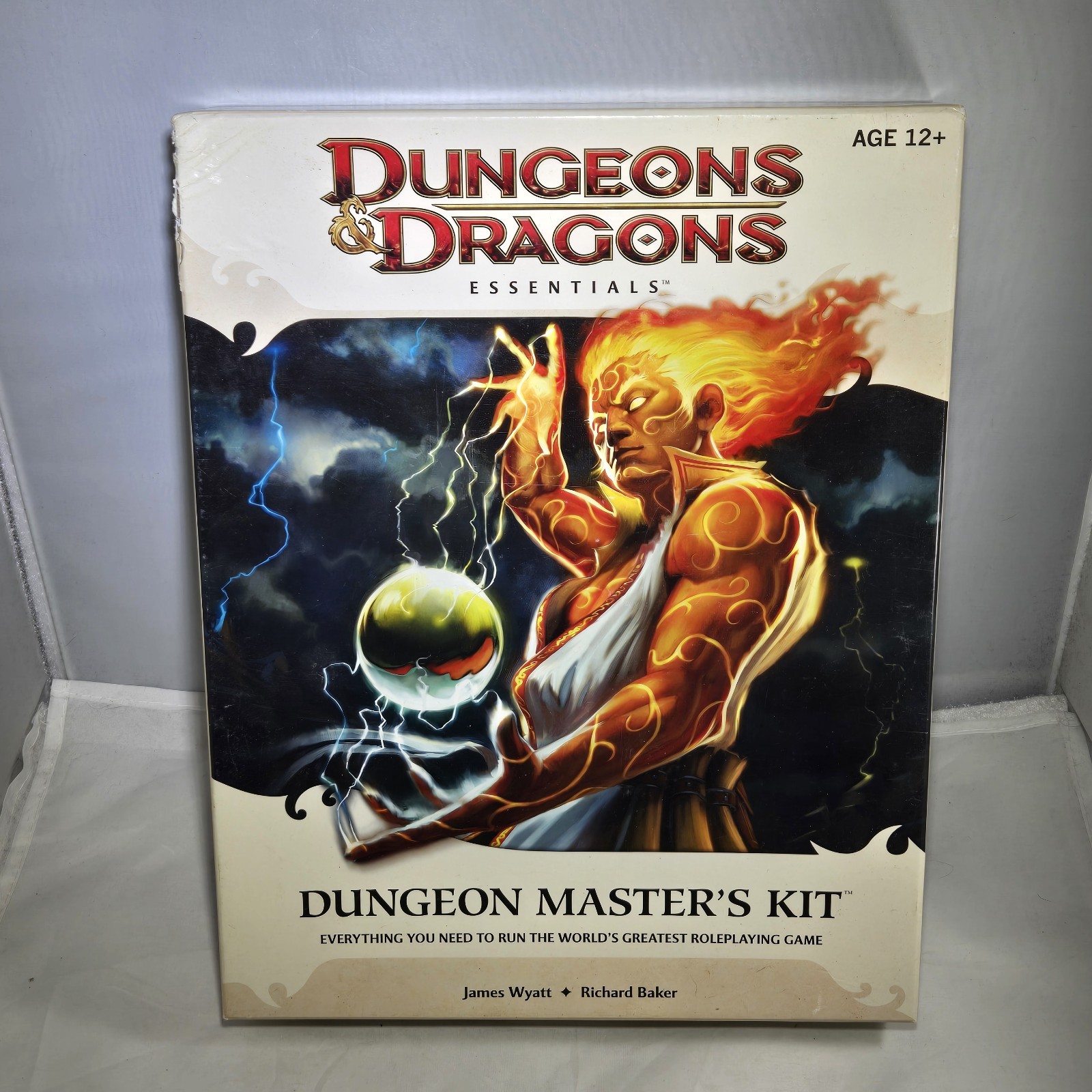 Dungeon Master&rsquo;s Kit (Dungeons & Dragons Essentials) *Missing Tokens*