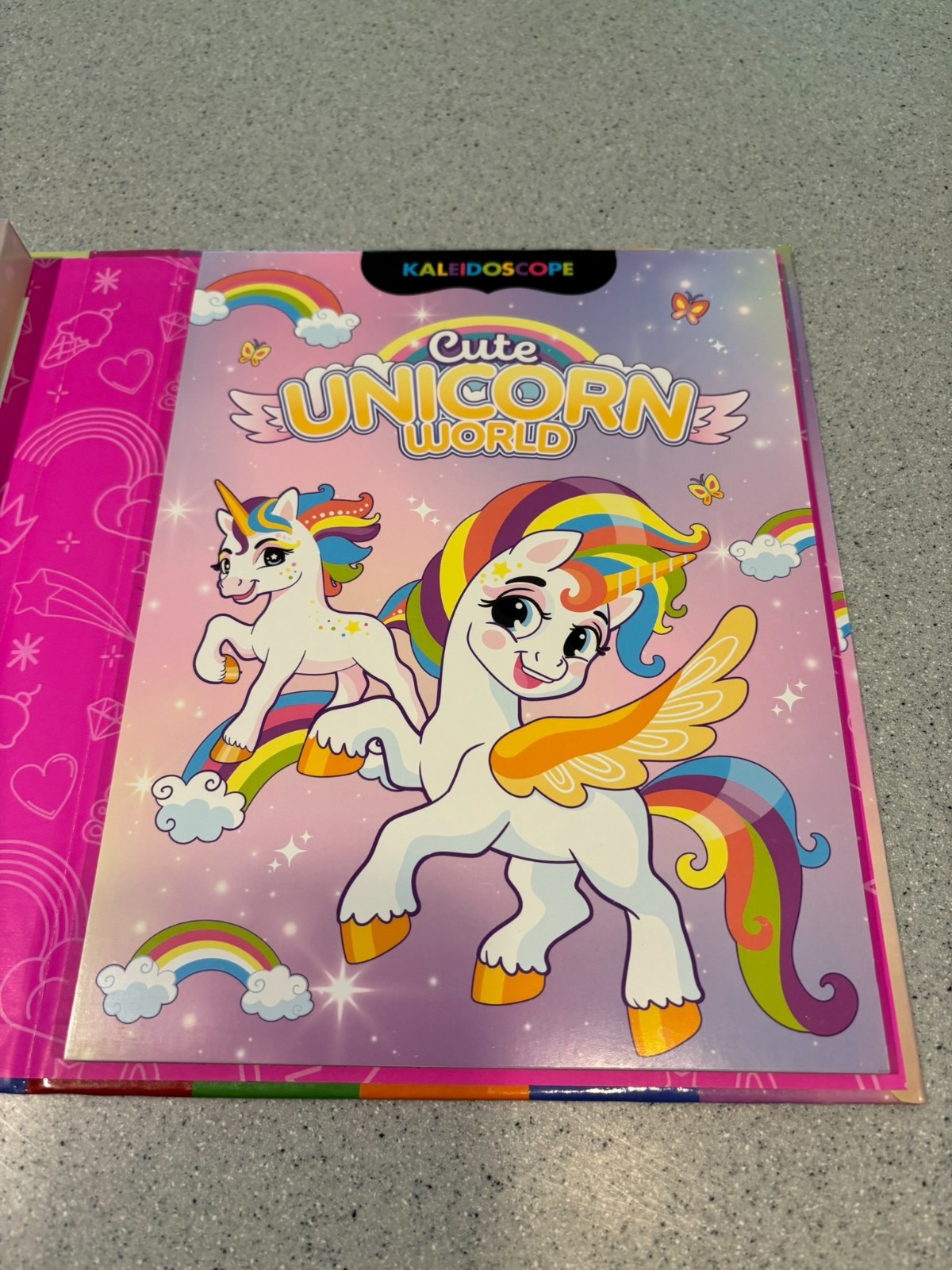 Kaleidoscope Cute Unicorn World Coloring Kit – Pastel Markers & 30 Coloring Pgs.