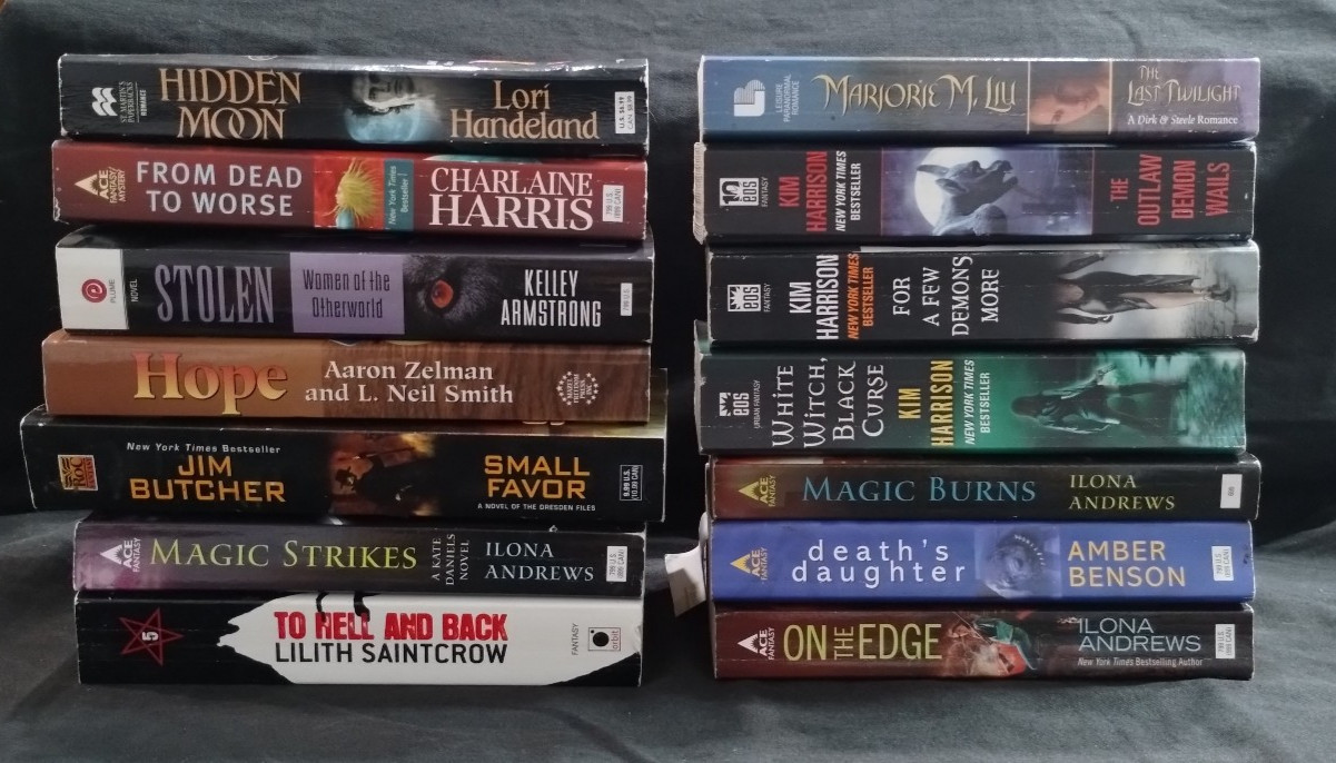 Lot of 14 Sci-Fi & Fantasy Books! Kim Harrison Ilona Andrews & Charlaine Harris!