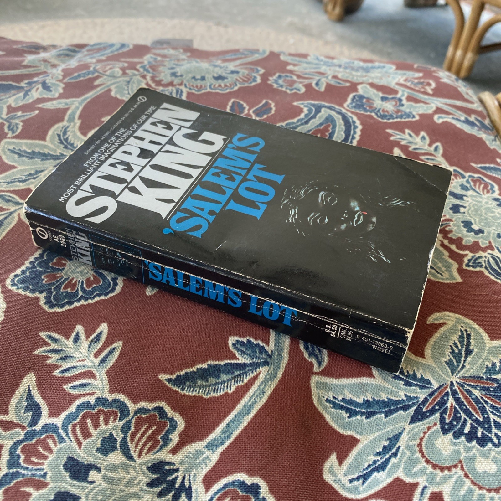 Salem&rsquo;s Lot by Stephen King, First Signet printing, 1976 paperback. Good.