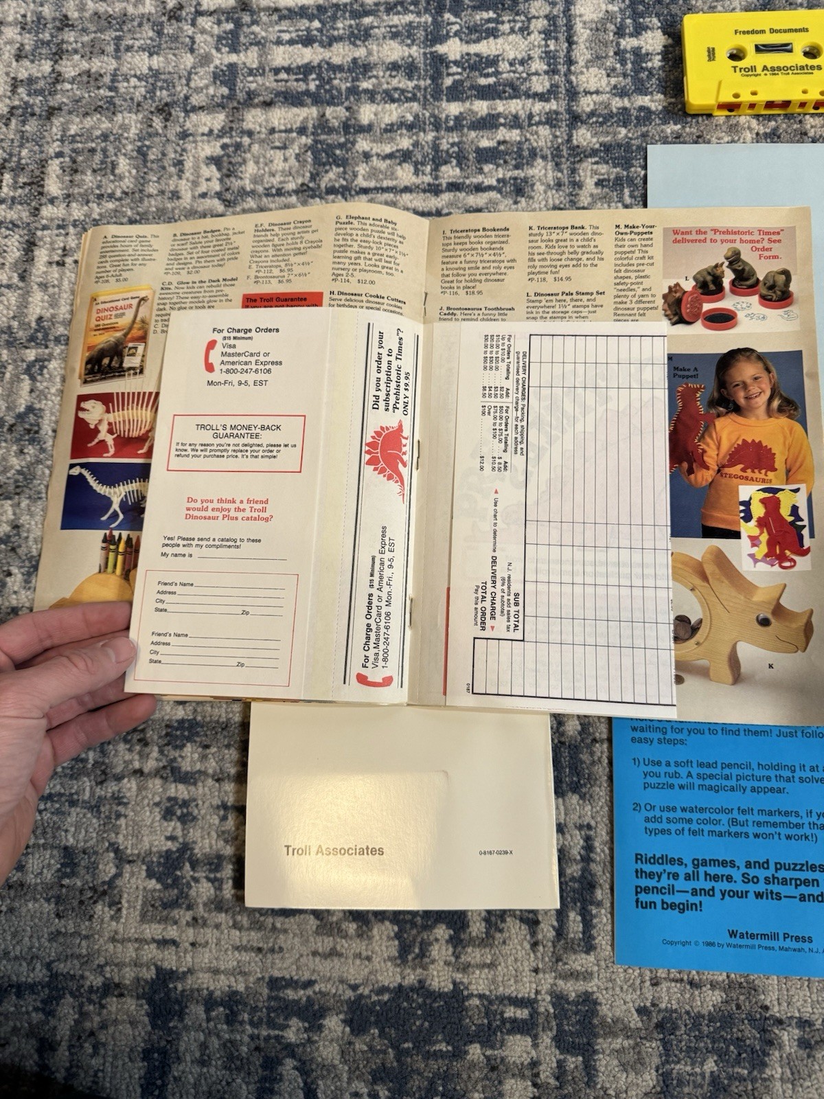 Vintage Scholastic 1980&rsquo;s TROLL BOOK CLUB Teacher FLYER BOOKLET BAG SET w/ Tape
